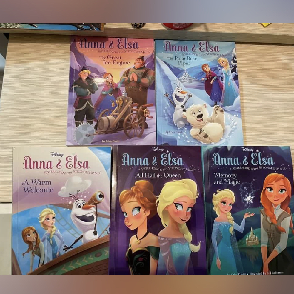 Disney / Anna and Elsa