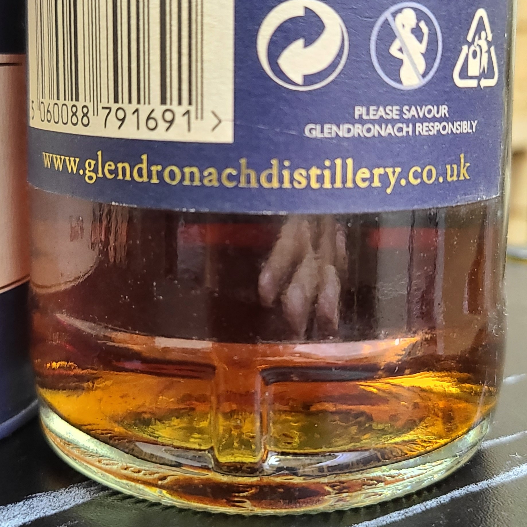 (Billy walker版) 第一版 Glendronach aged 18 years highland single malt