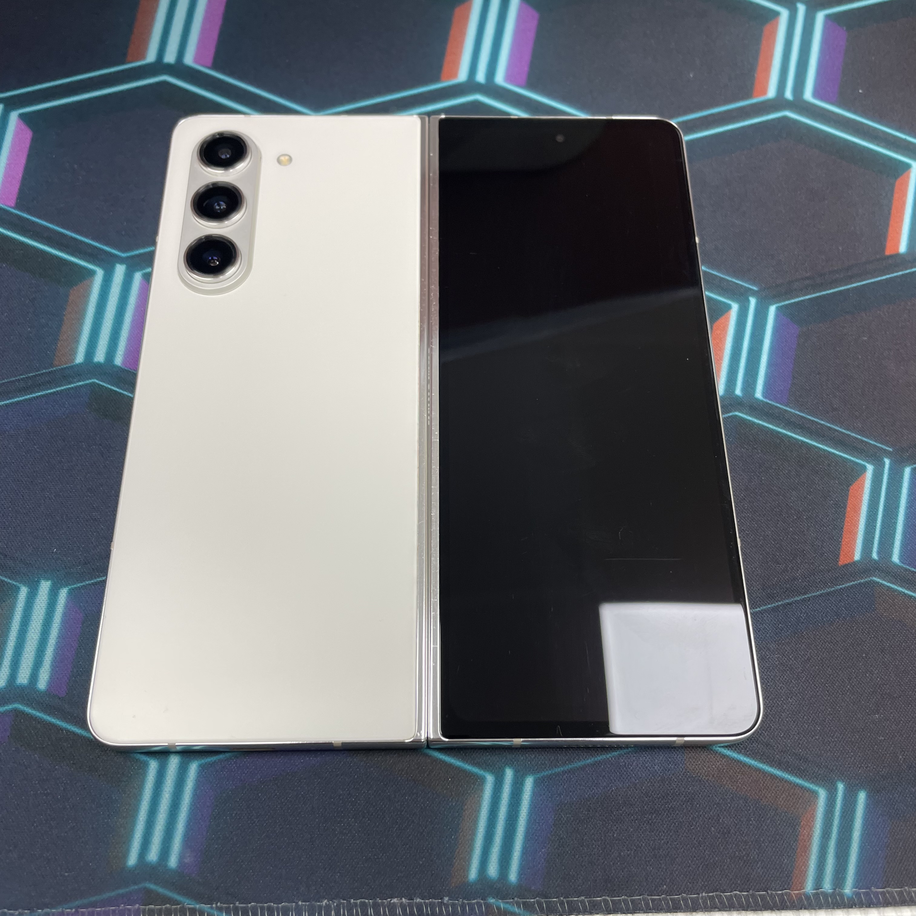 *5826B Galaxy Z Fold 5 完美機 12+256GB 白色 white