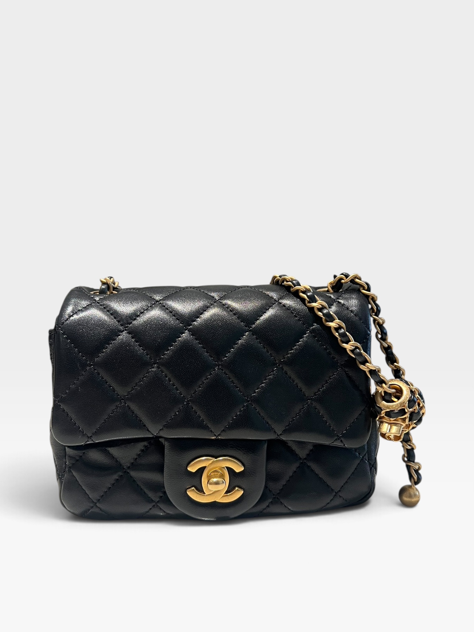 Pre-Owned CHANEL Black Quilted Square Pearl Crush Gold / Product Code: 091803