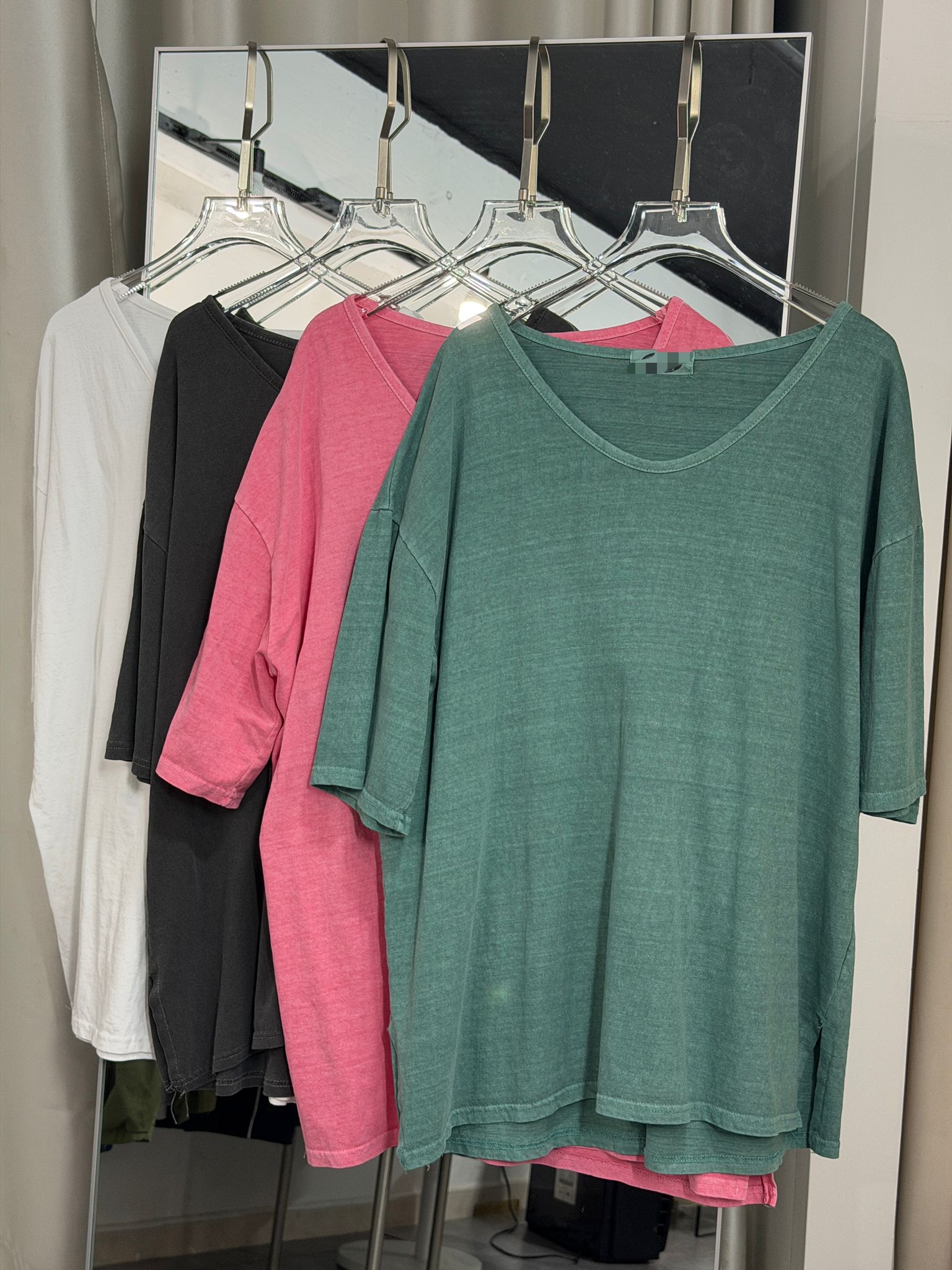 簡約V領洗水寬鬆T