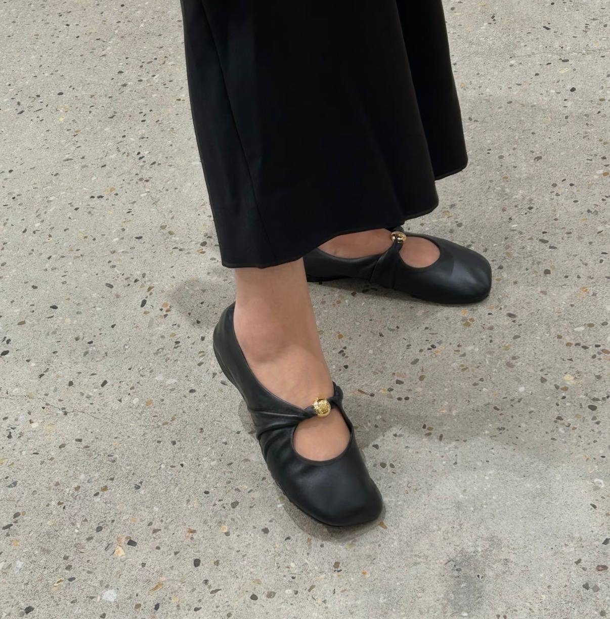 限時優惠✨訂貨🍒Loewe pebble 小金鈕芭蕾舞鞋 Size 35/36/37/38/39/40/41