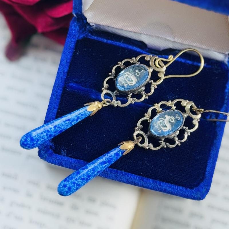 Vintage Recomposed Hook Earrings - Czechoslovakian Horoscope themed Glass - Aries (MW268)