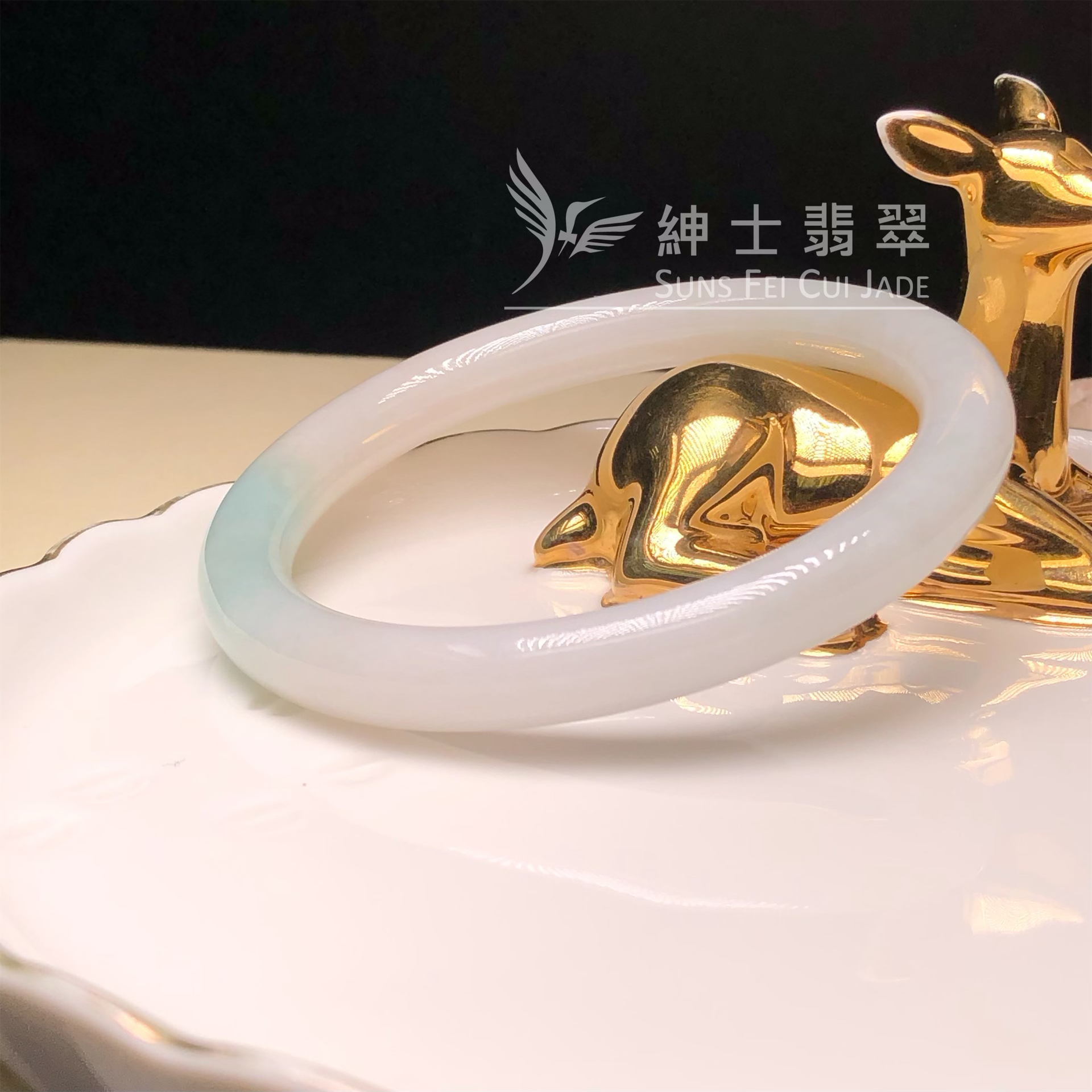  #C06280 淡綠圓鐲55.8mm 
