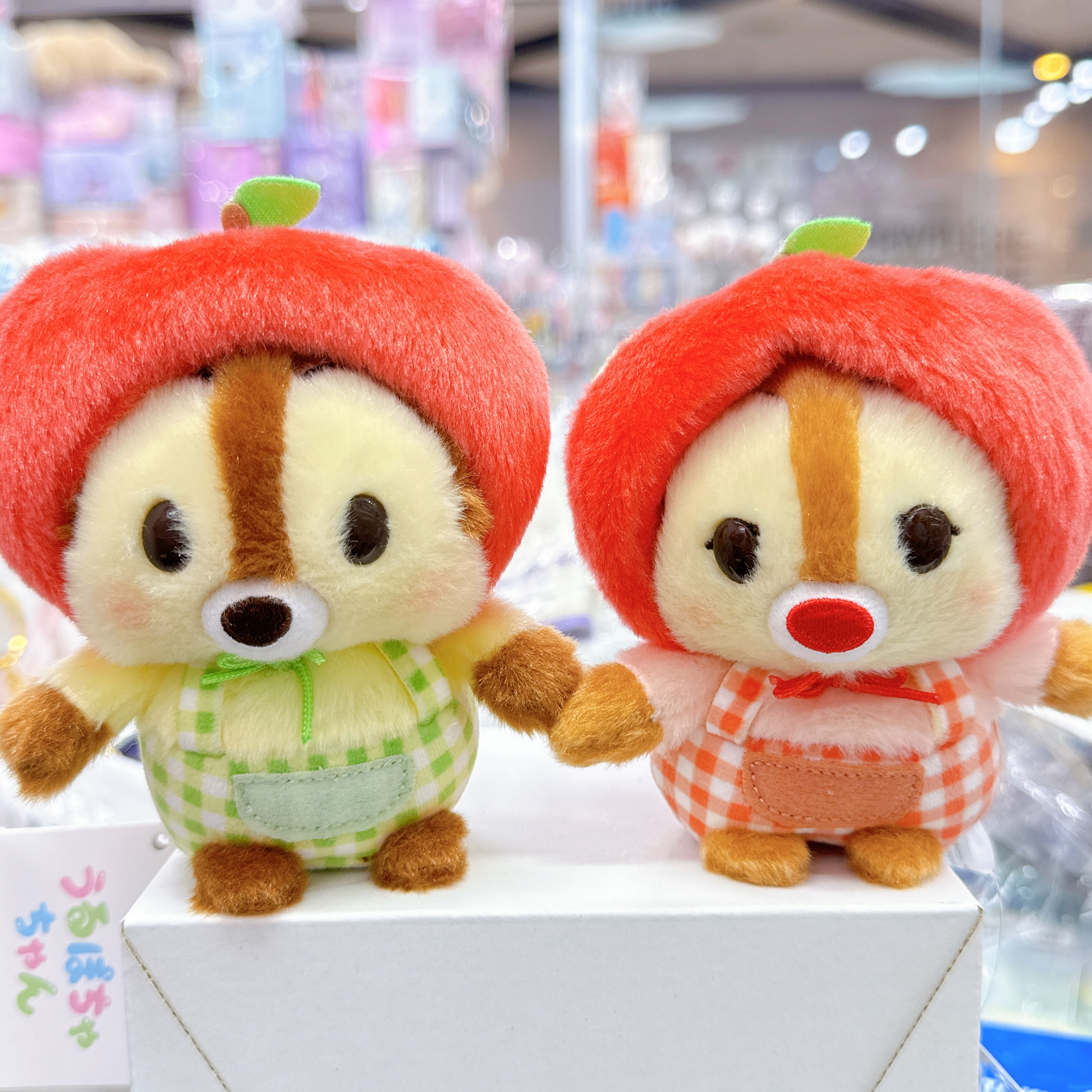 日本直送東京迪士尼chip and dale扮蘋果公仔