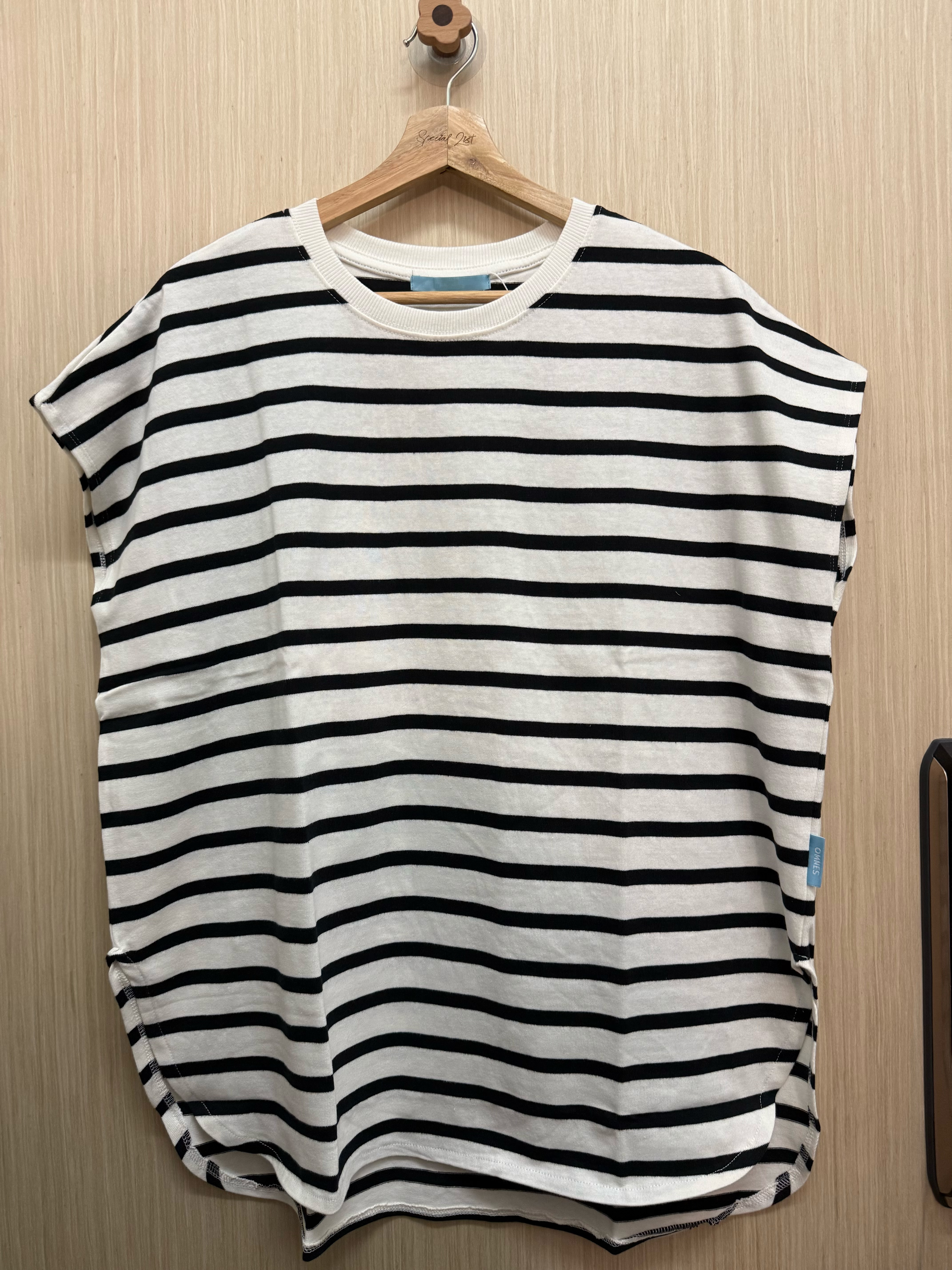 斜袖橫間𝐭𝐞𝐞（白𝐱黑）