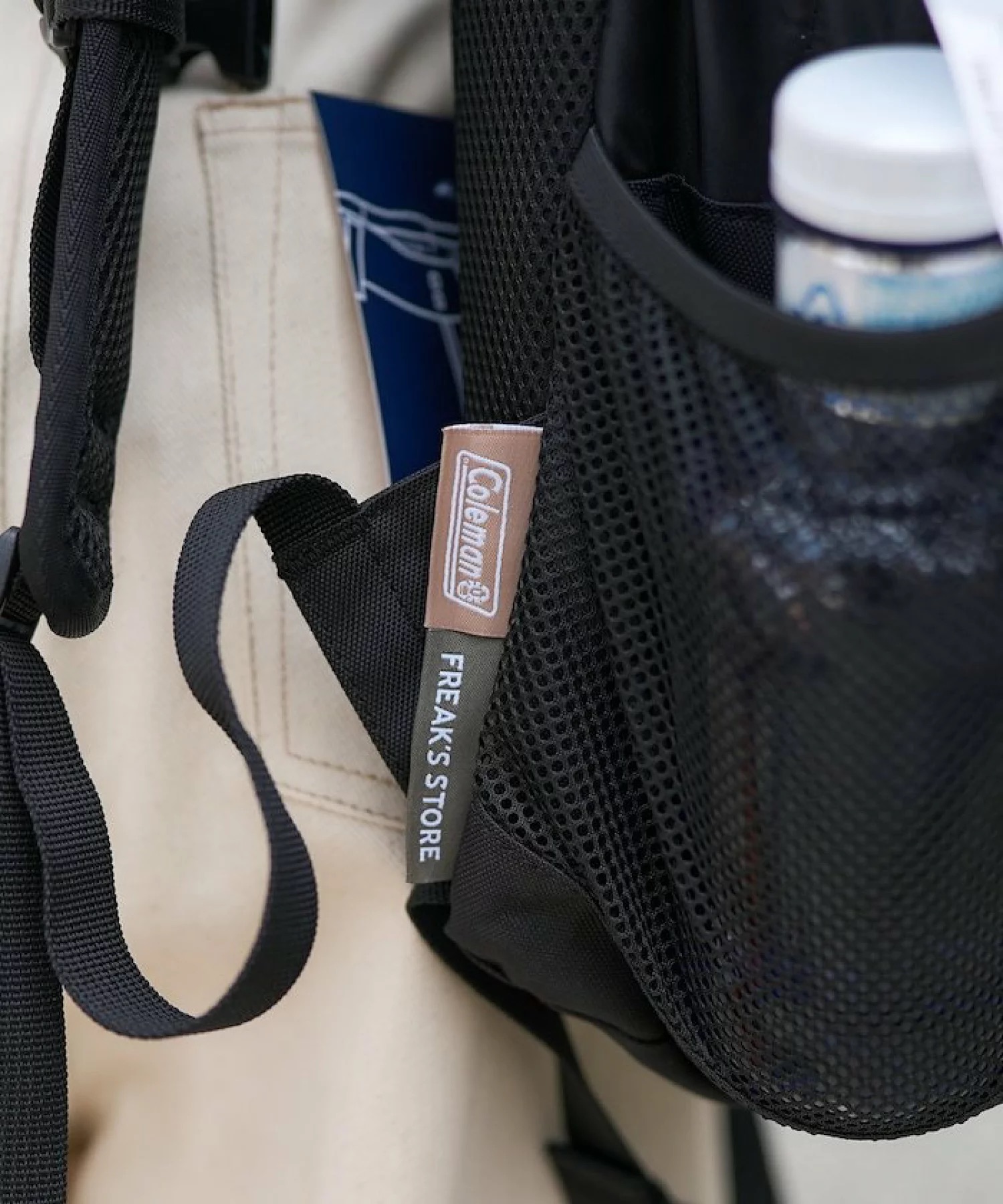 日本代購【 2026新商品 日本直送 FREAK'S STORE x Coleman 別注版 Walker 輕量尼龍 25L 背囊  |  FREAK'S STORE  Exclusive Walker 25L Backpack - Lightweight Nylon 】