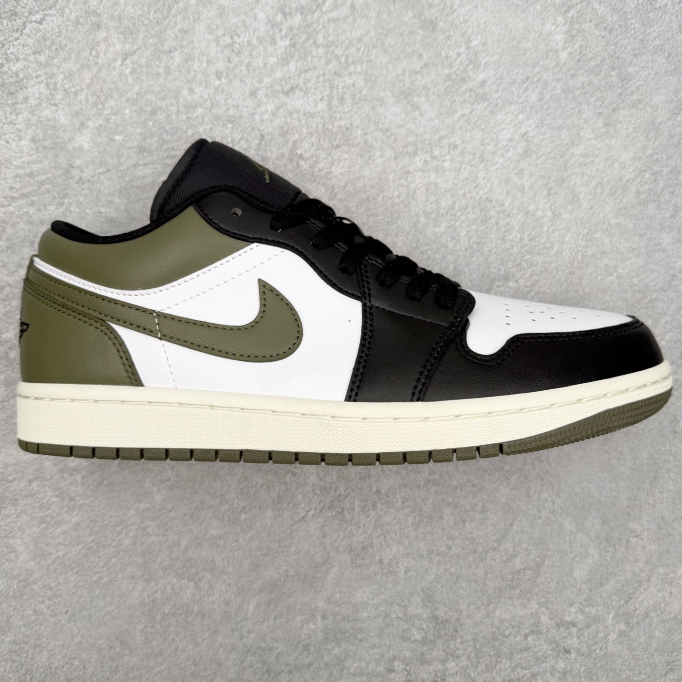 Air Jordan 1 Low 553558-092