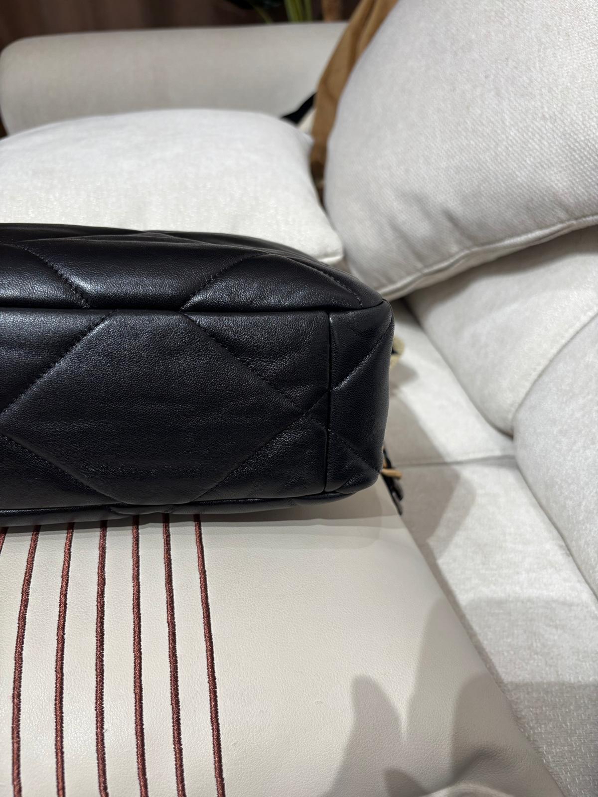 Chanel 19 large 30cm AS1161 黑色金扣 100%Authentic, 98%New  ✅專門店收據✅30Card ✅Dust bag✅Box