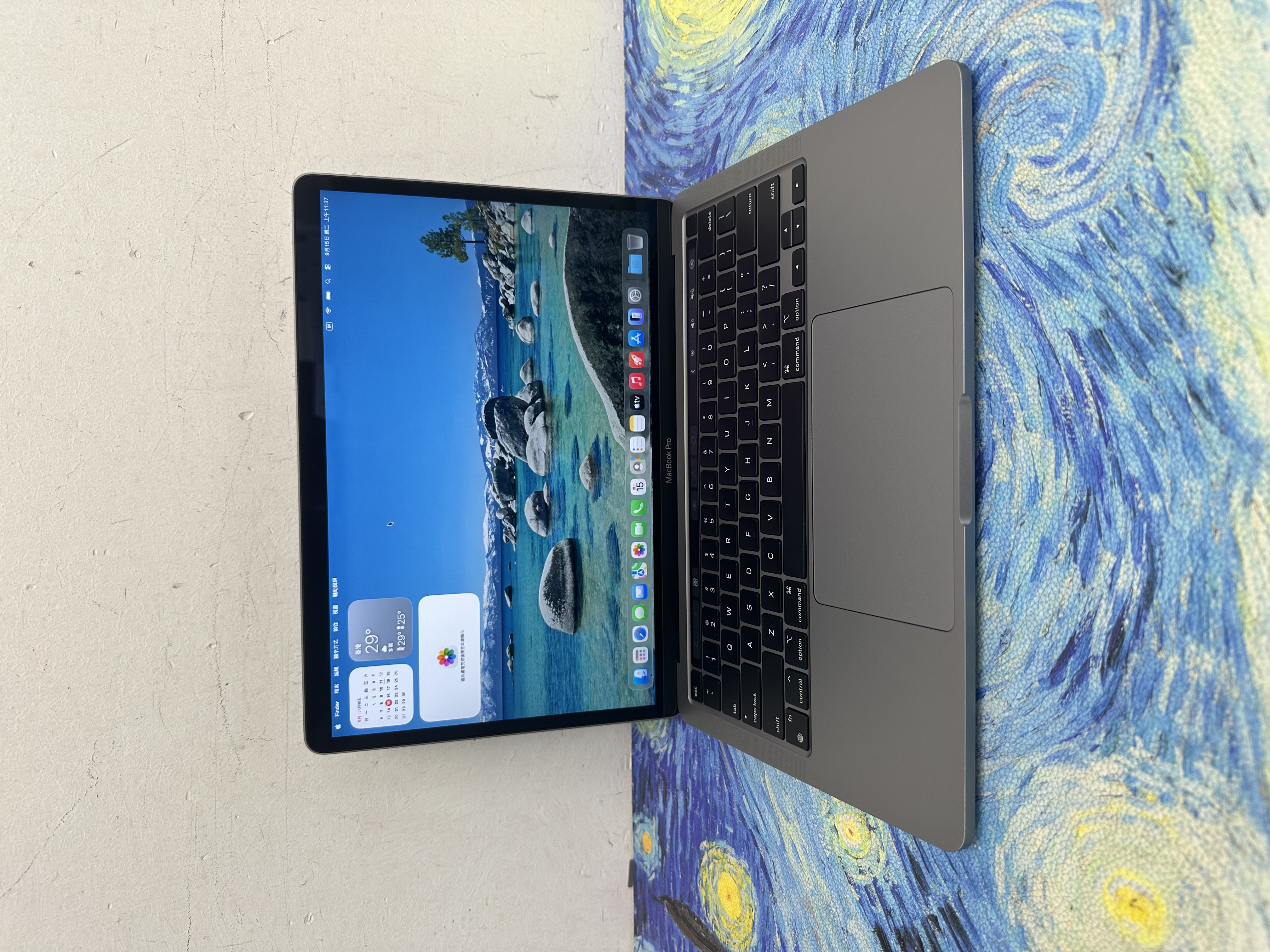 #6145 Apple MacBook Pro 2021/APPLE Retina/M1 CPU/16GB Ram/1TB SSD/Touch ID/13吋Mon/太空灰/ Gaming Laptop / Notebook/ Movie / Netflix / Office / Work / YouTube