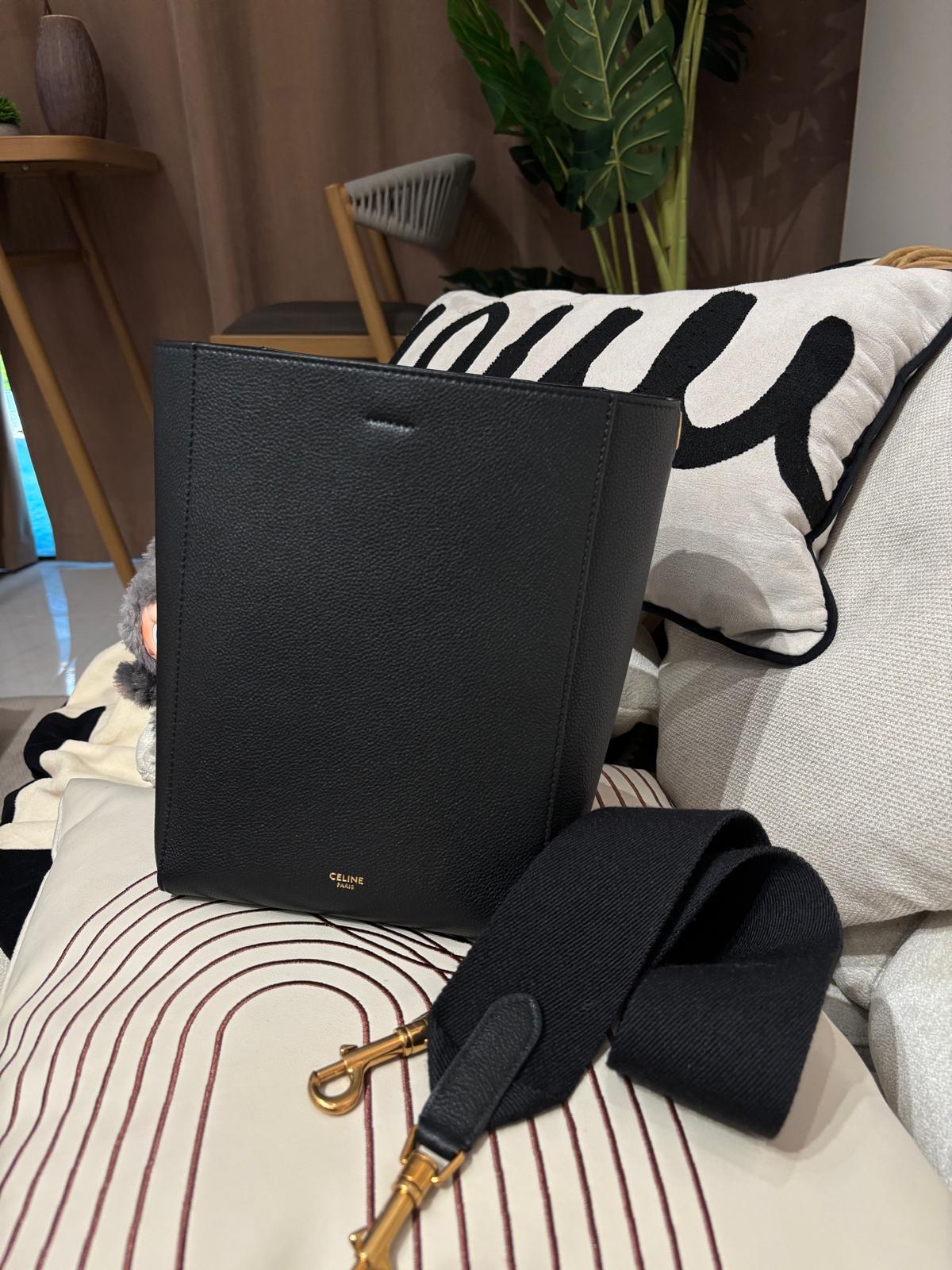 Celine sangle small bucket 黑色牛皮 New Logo 100%Authentic,98%new ✅strap✅塵袋 