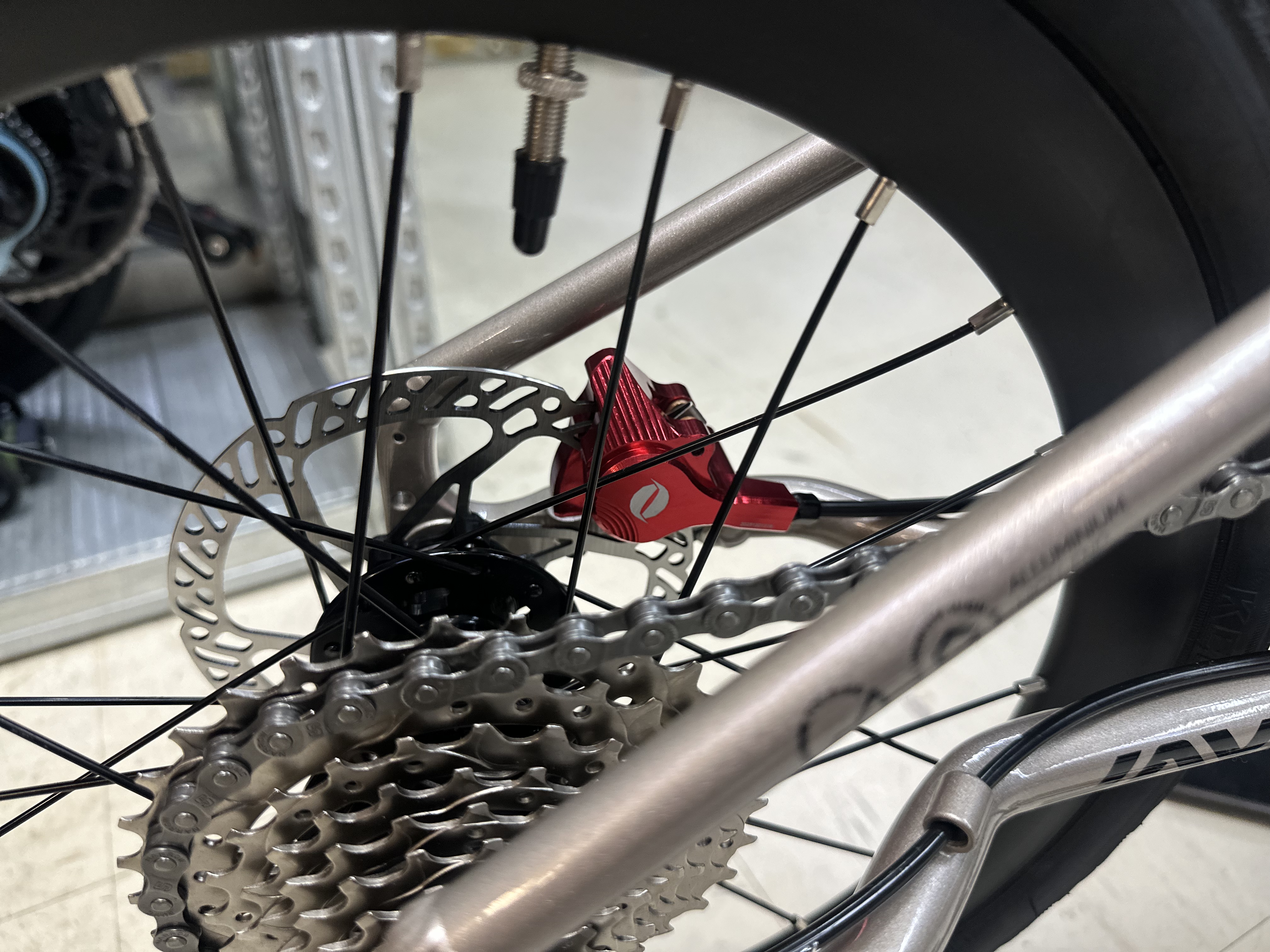 Java Neo 349 16” 碳纖維前叉 拉線轉波 9speed 