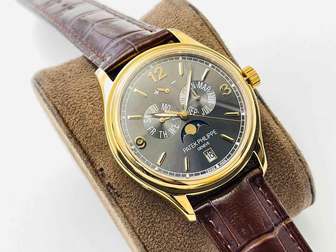 百达.翡丽最热门款式，PP复杂功能计时系列5146R 5147🔥🔥 1⃣️采用39MM表盘直径，精巧绝伦！ 2⃣️搭载高性能Cal.324自动机械机芯，具备年历，日期，月份和月相显示功能，提供了强大的时间衡量功能，表盘设计中心大秒针，是时间易于读取。 3⃣️相信这样的一款腕表会是很多爱表人士所梦寐以求的，但是就如它水中月的意象一样，可遇而不可求，所以，如果有个机会出现在你面前，那么就好好珍惜吧。