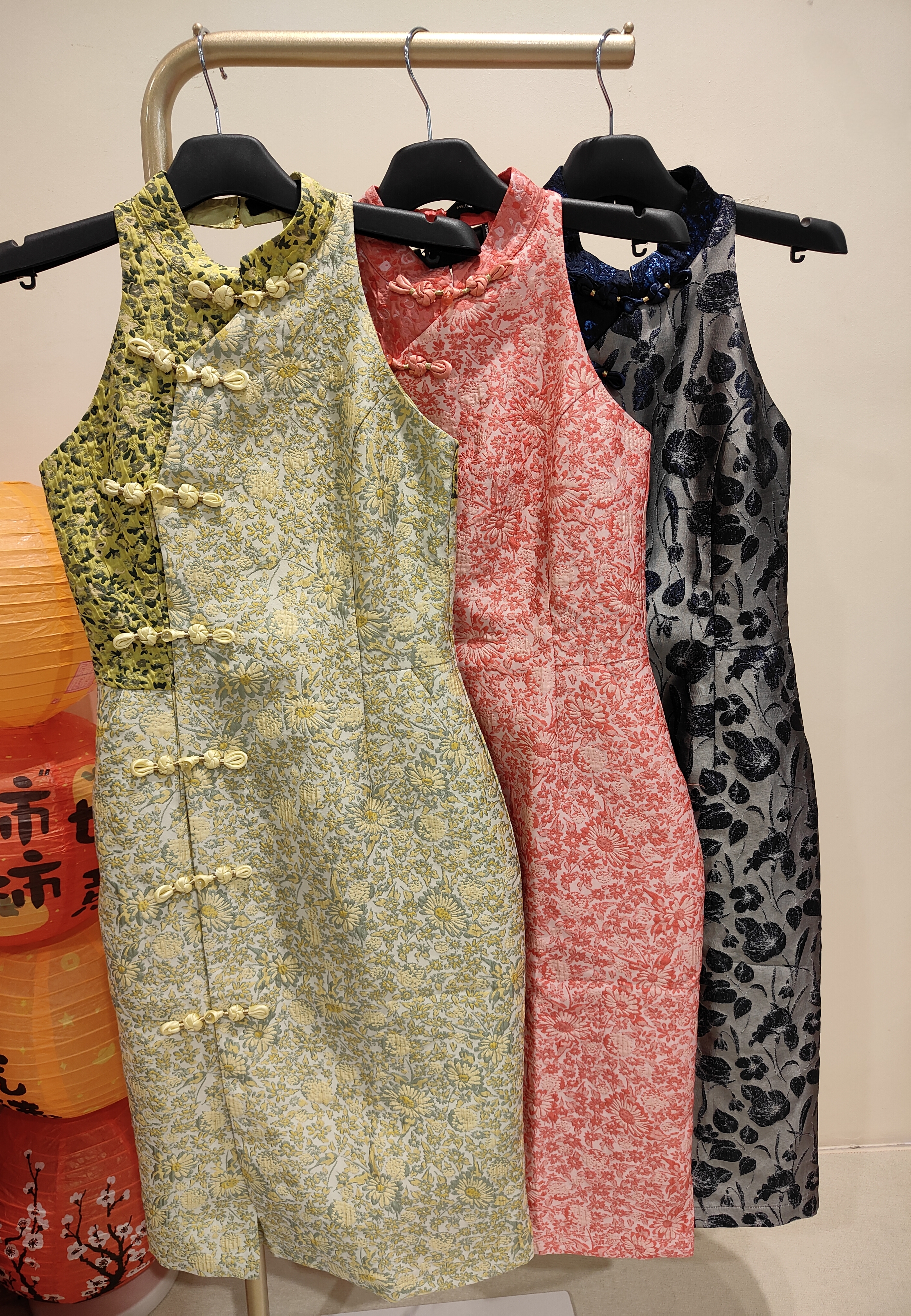 独家Cut in 露背旗袍 2136