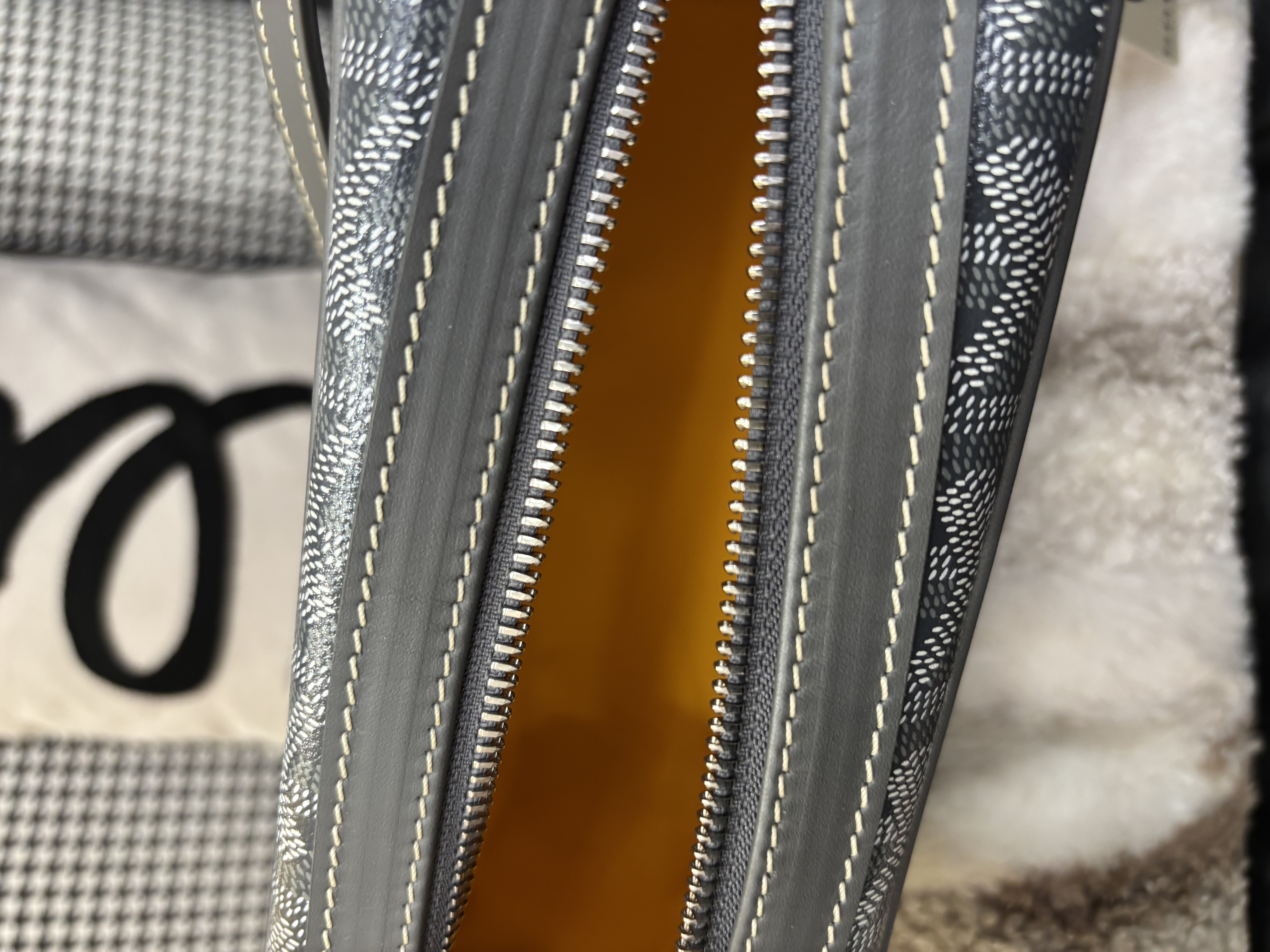 Goyard cap vert camera bag Grey 100%Authentic ,98%new ✅塵袋✅booklet