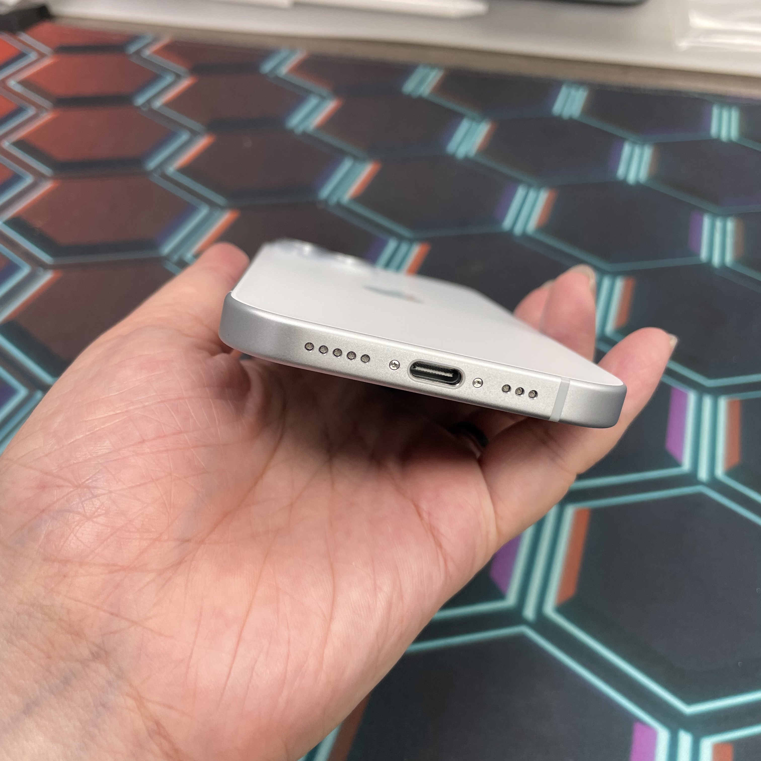*7717 15 勁靚機 128GB 電84 藍色 blue