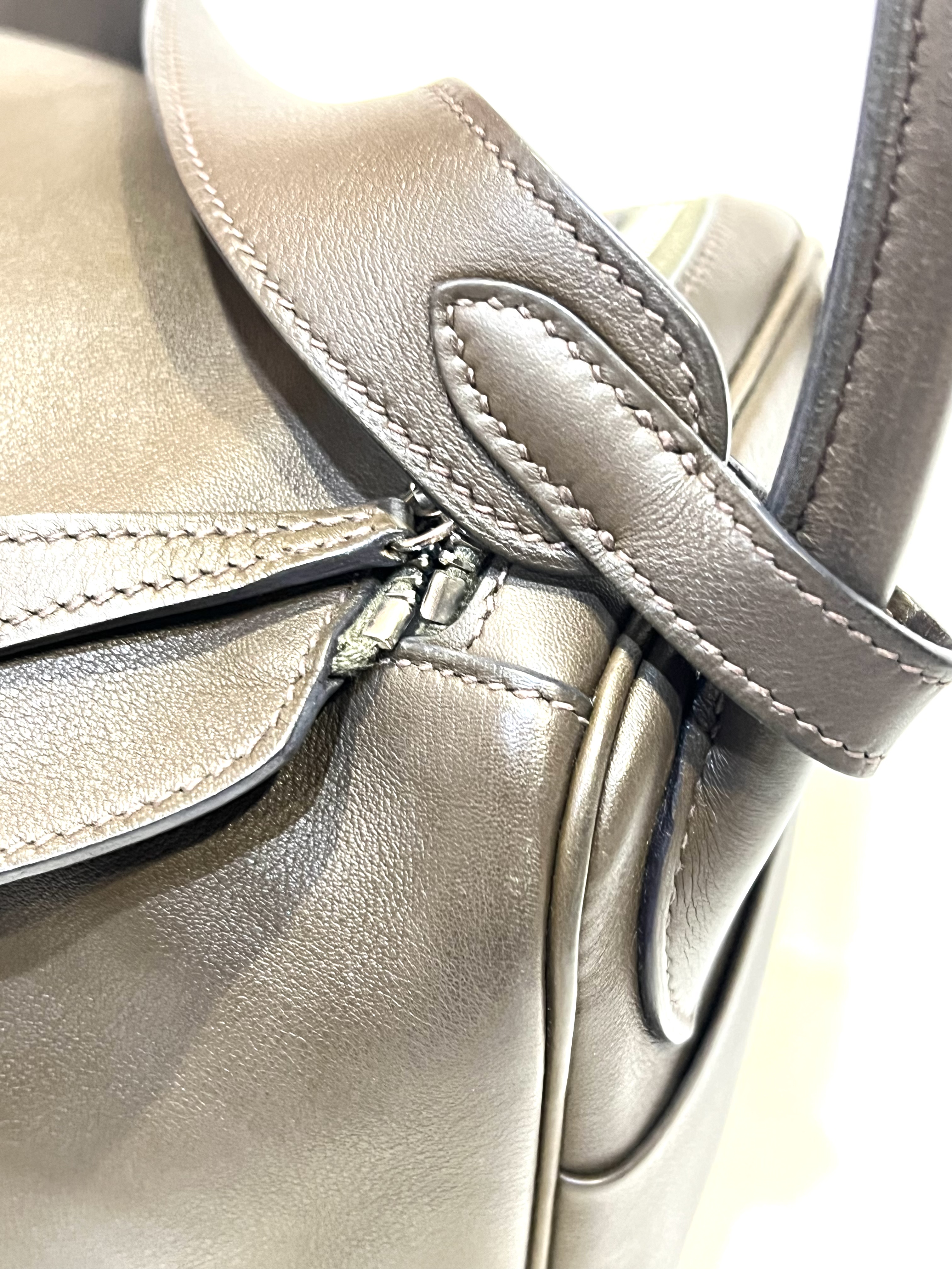 Pre-Owned Hermès Lindy 30 Stamp 框R / Product Code: 26041121