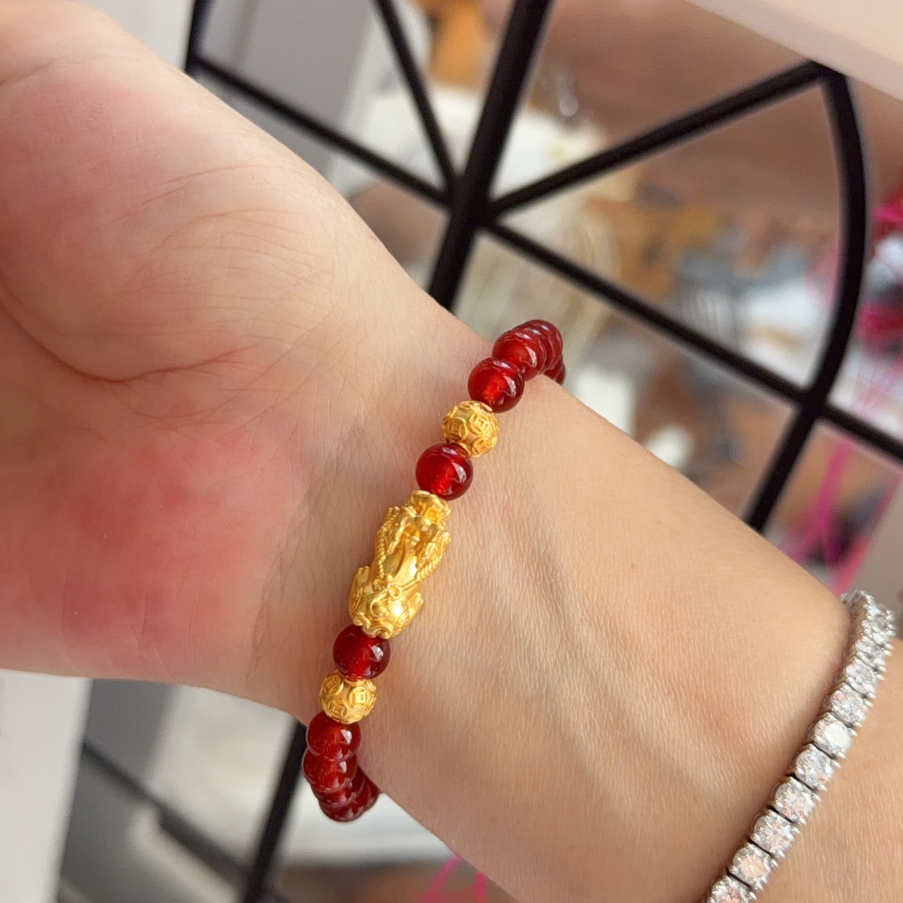 999硬金貔貅+6mm硬金金珠襯6mm紅瑪瑙手串