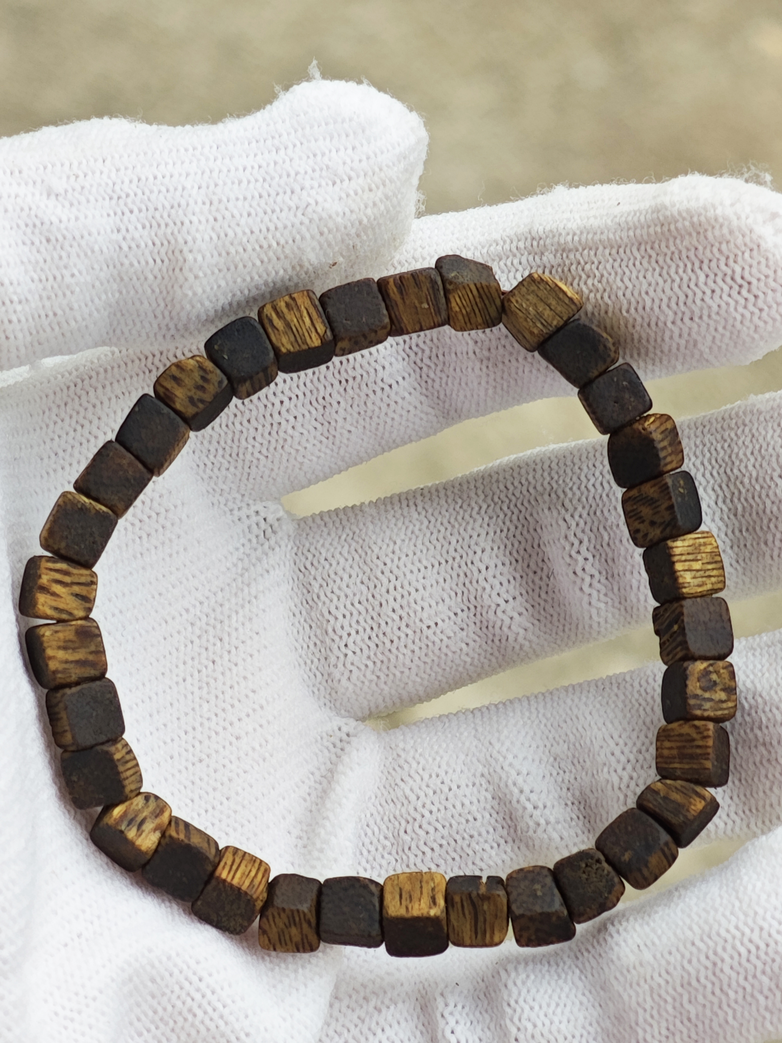 沉香木手串 - 5mm方珠 3克