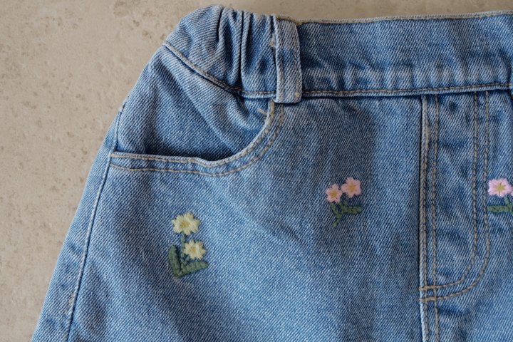 Momoann | Flower denim shorts(size 7(100-105)