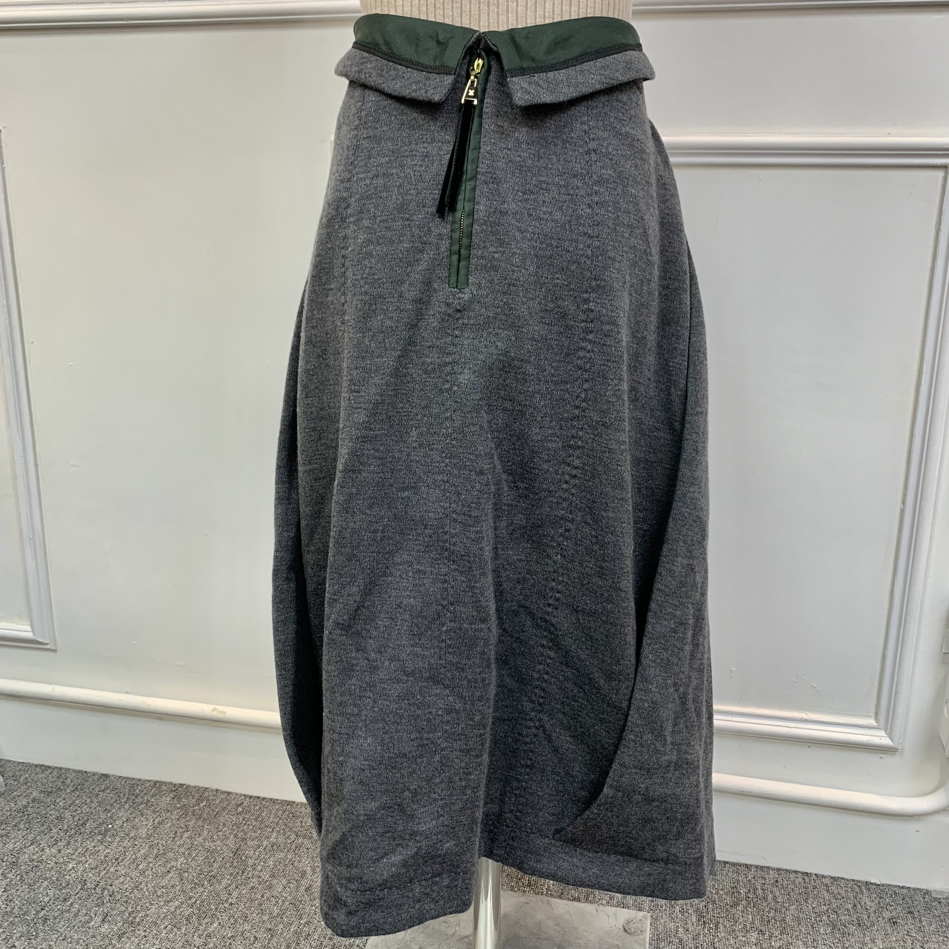 ‼️中古百搭款‼️Louis Vuitton 👑灰色羊毛長裙 🩶🩶