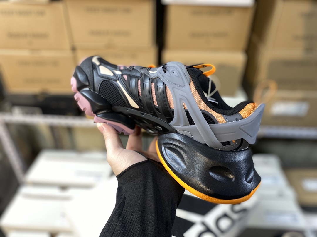 Adidas XLG Runner Deluxe JP5765