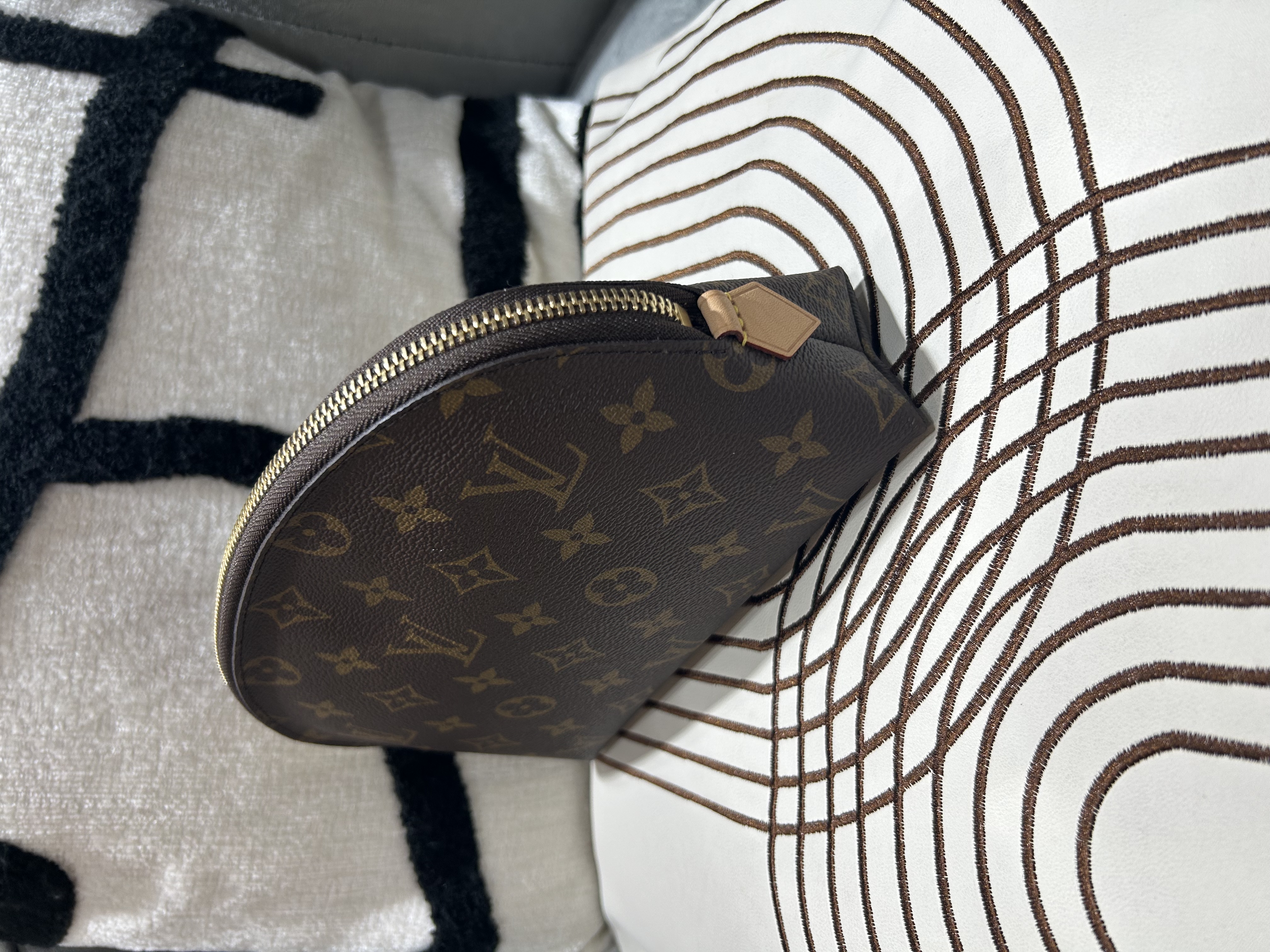 未使用品 Lv 大化妝包 POUCH gm M47353 100%Authentic ,unused✅dust bag 