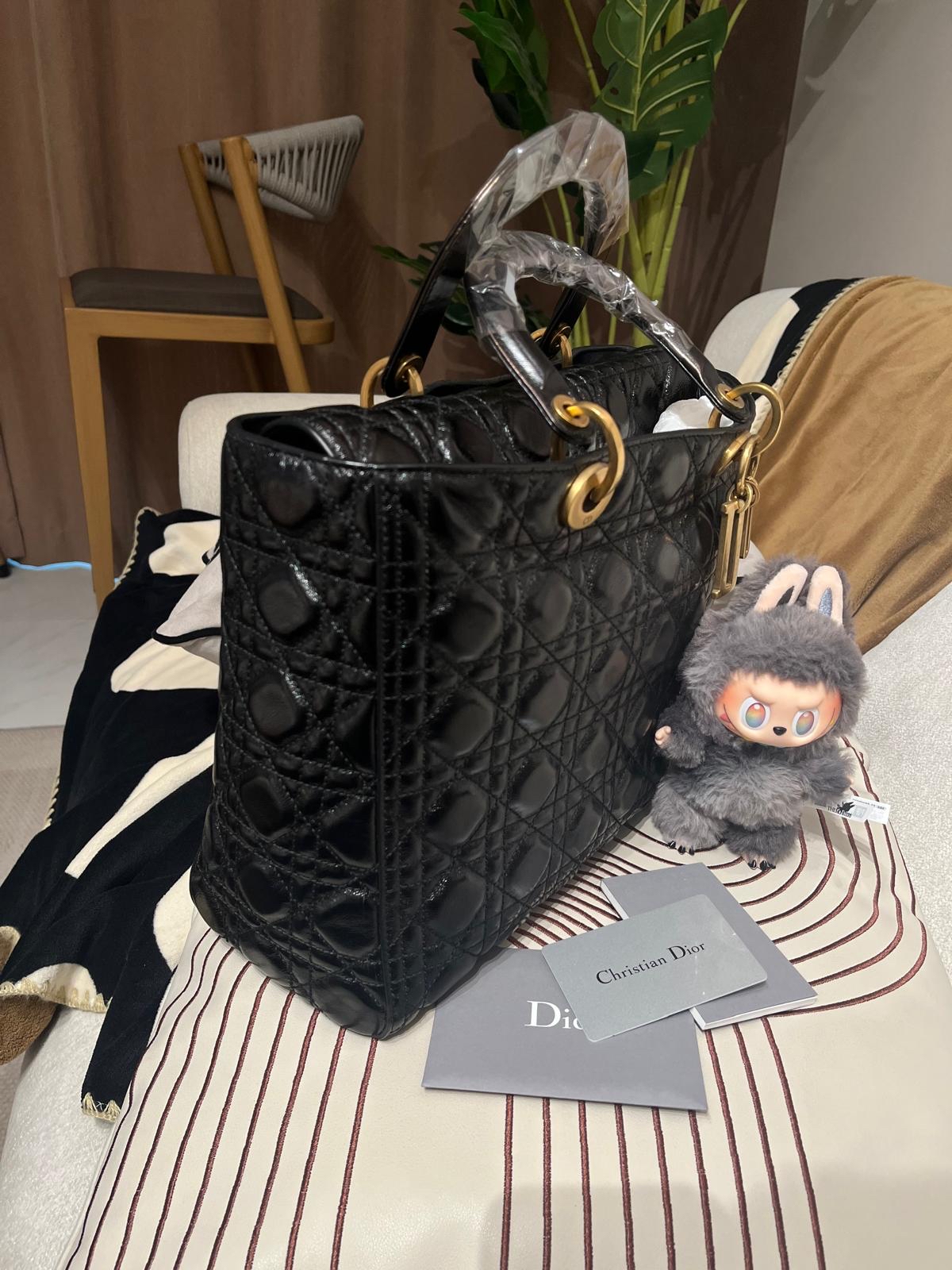 Dior lady dior large 黑色亮面牛皮 100%Authentic,，95%new ✅ certificate ✅盒
