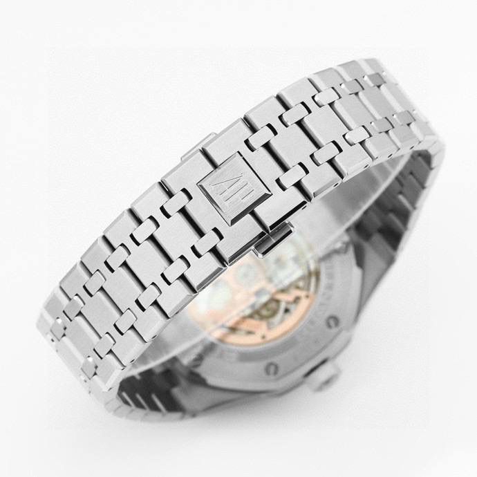 🚀爱彼 皇家橡树系列 ，复杂功能万年历腕表。型号：26574ST.OO.1220ST.01 业内唯一实现原版功能。💯 贵族钟表 爱彼皇家橡树系列万年历腕表，高贵优雅的蓝盘配上冷艳精钢表壳，完美体现爱彼美学设计及复杂功能的极高技术。 表壳采用316L精钢，直径41毫米. 厚度11.4mm。蓝色表盘镌刻“Grande Tapisserie”大格纹装饰，蓝色表盘，立体时标、刻面指针覆盖夜光涂层。三个显示日历功能的副表盘以及月相显示盘对称分布于表盘之上，井然有序地显示出小时、分钟、星期、日期、周历、月份、月相和闰年信息。真正唯一对版。蓝宝石防眩光处理让整体手表更加通透明亮。 搭载9015一比一改装定制还原Calibre 5134自动上链机芯。堪称毕业的产品。 这枚腕表的编号是Ref. 26574ST.OO.1220ST.01