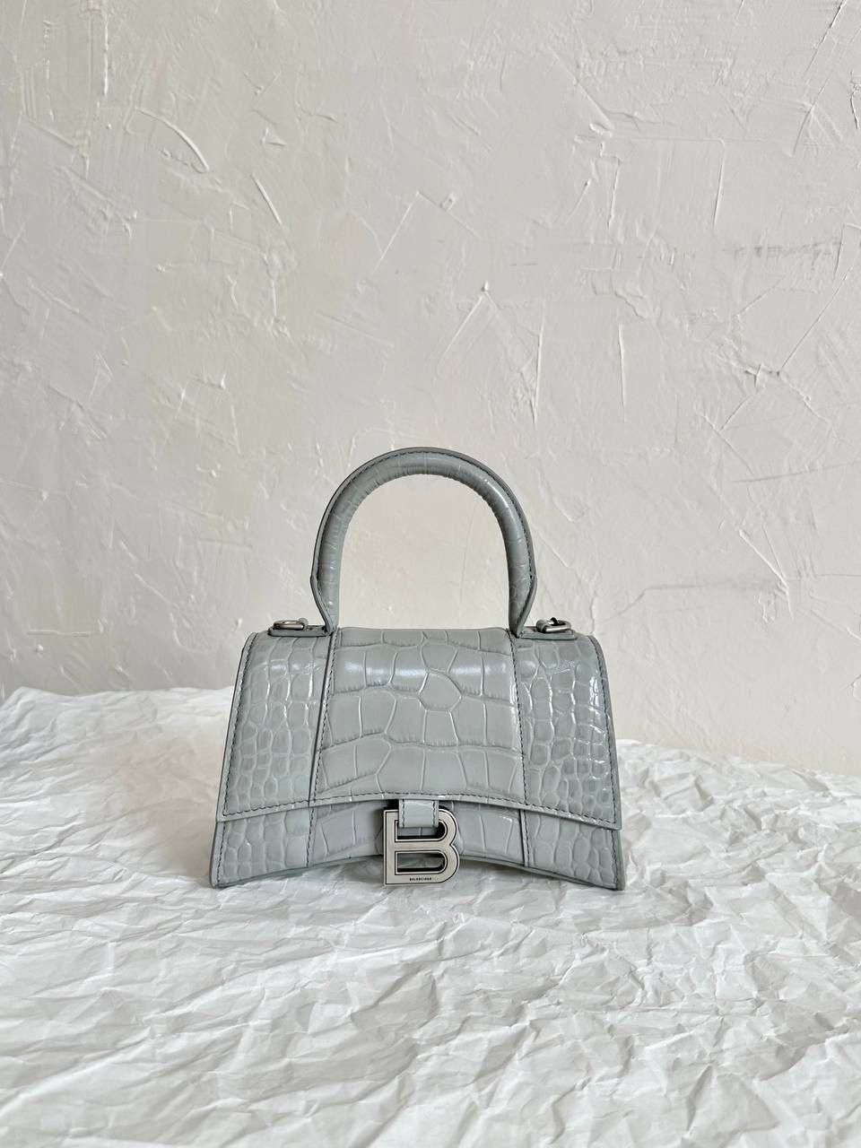 经典款🔥鳄鱼纹灰色加小号XS/19cm👽 hourglass沙漏包【正品级】 1.最新包型➕细节 2.唯一正确的圆形手柄 3.全网独家正确版官网包装 (非市场版本，礼品盒/说明说/吊牌/织带/防尘袋/礼品袋，均拿ZP开发对版⚠️) XS：19×13×8cm592833m S：23×15×10cm593546m