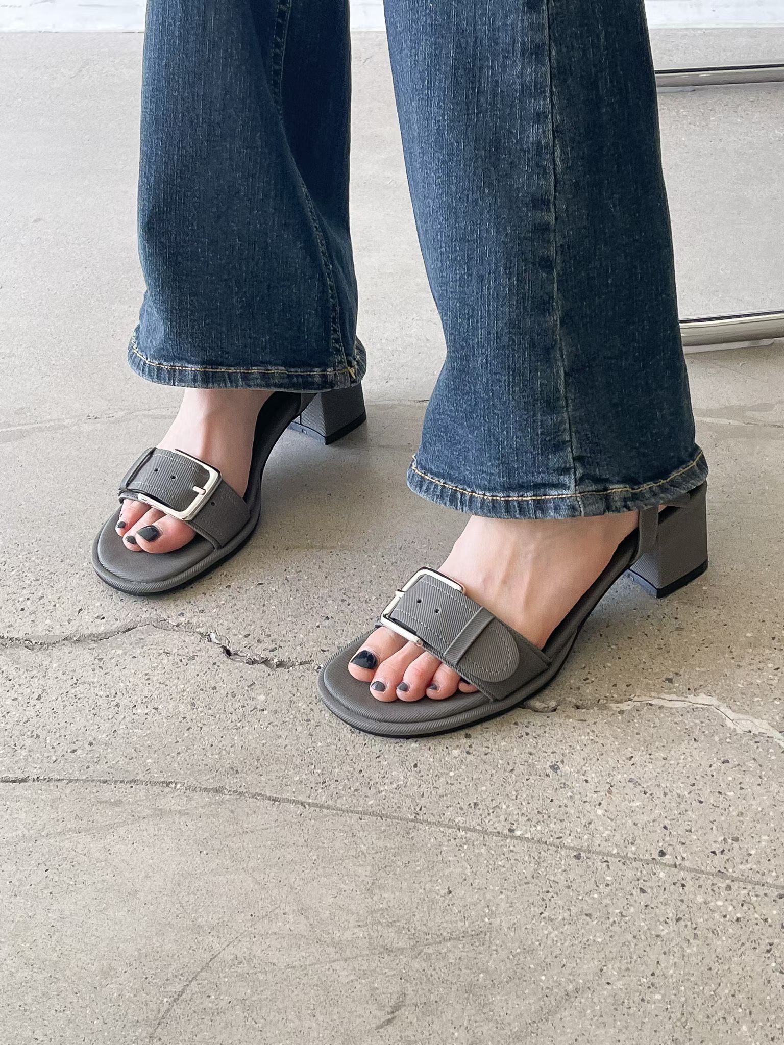 Vintage buckle heeled sandal