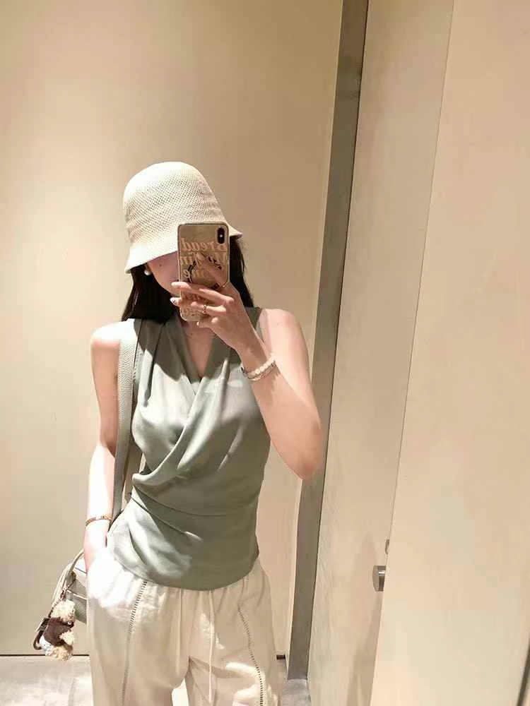 4344 湖蓝色上衣