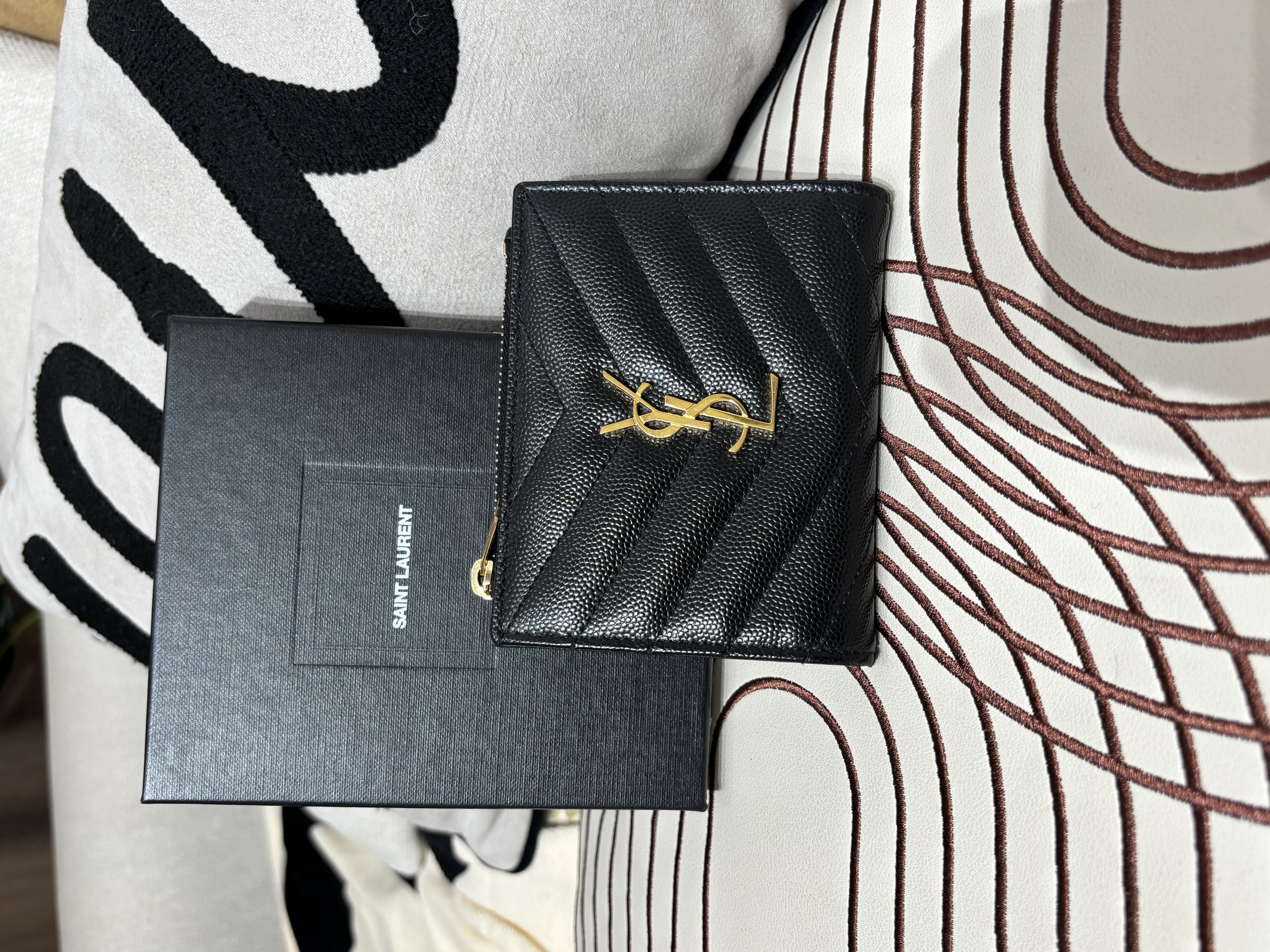 Ysl wallet 黑色魚子醬牛皮金扣 100%Authentic ,98%new✅收據副本✅盒