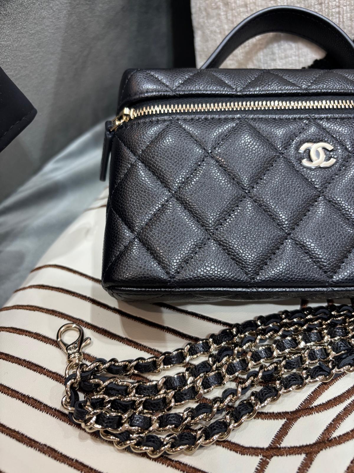 全新 Chanel AP4385 top handle vanity 黑色荔枝牛皮，100%AUTHENTIC,全新未使用品  ✅收據✅晶片✅塵袋