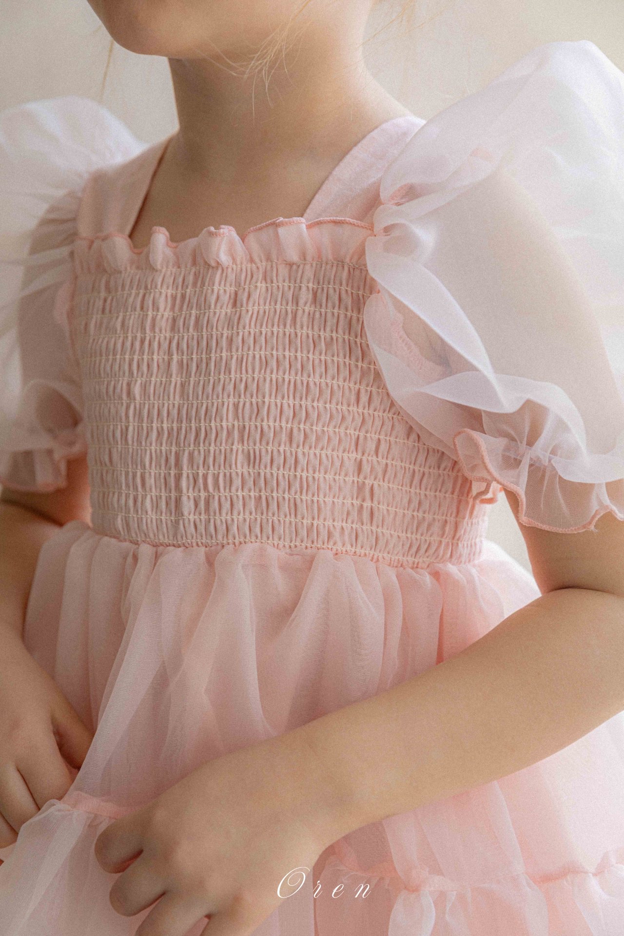 ☀️預訂 韓國直送☀️🇰🇷Oren兩色歐根紗泡泡袖包屁裙/連身裙