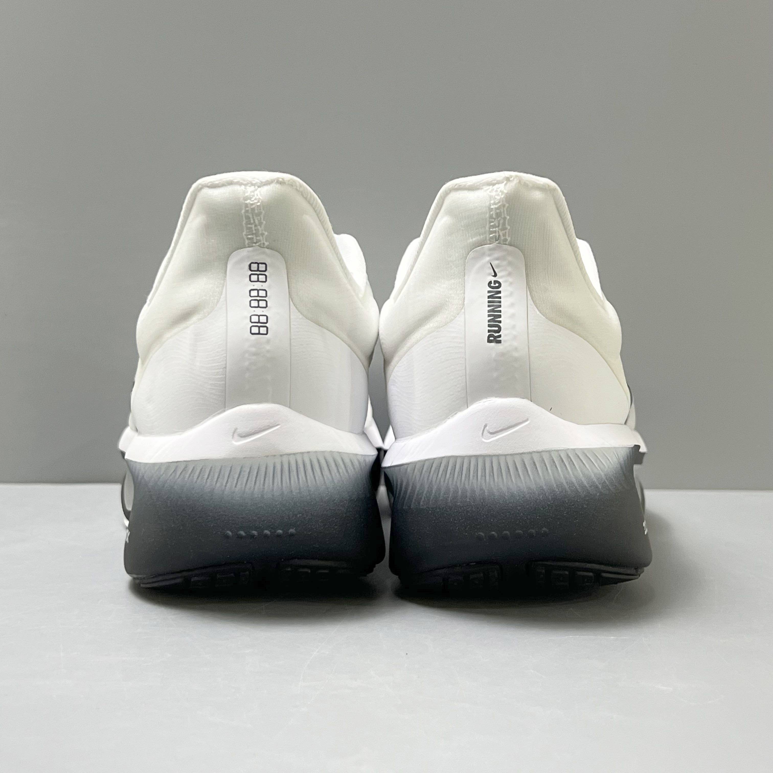 Nike Zoom Fly 6 FN8454-100    