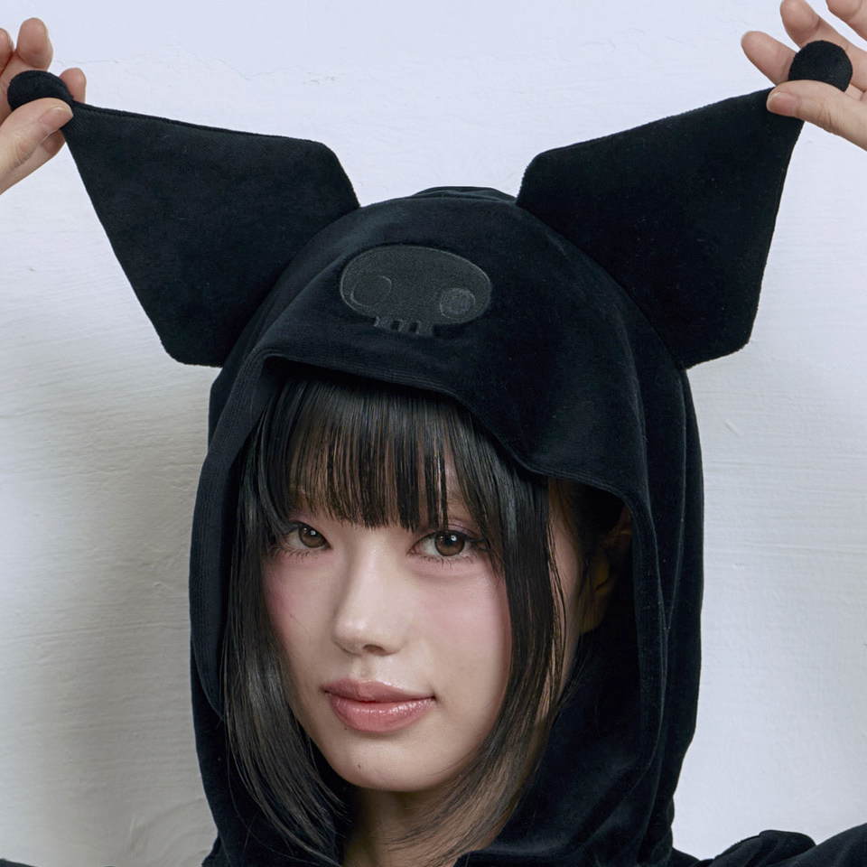 Venhit x Kuromi Velour Crop Zip-up Hoodie Black