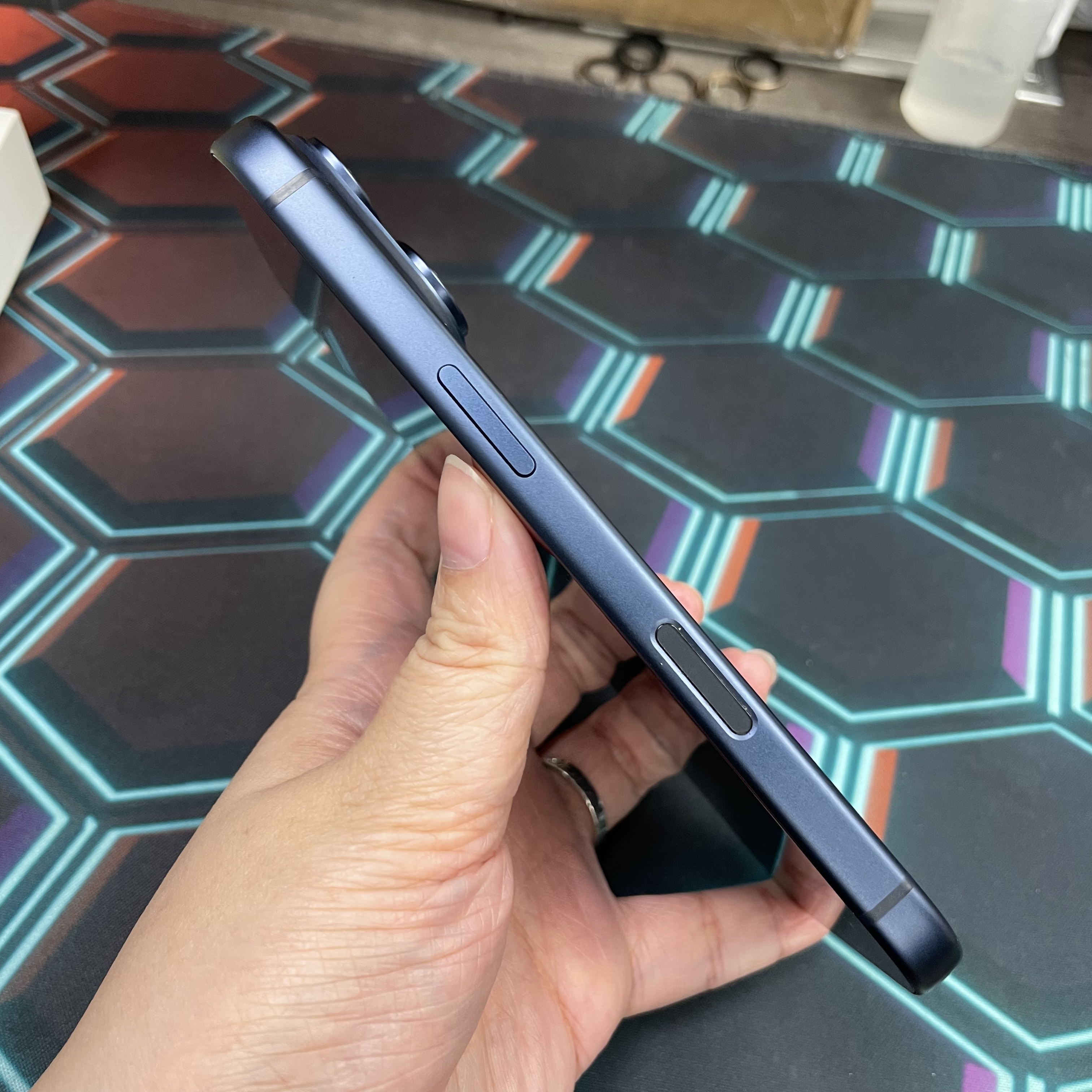 *8347 17 Pro 完美機 256GB 電100 藍色 blue