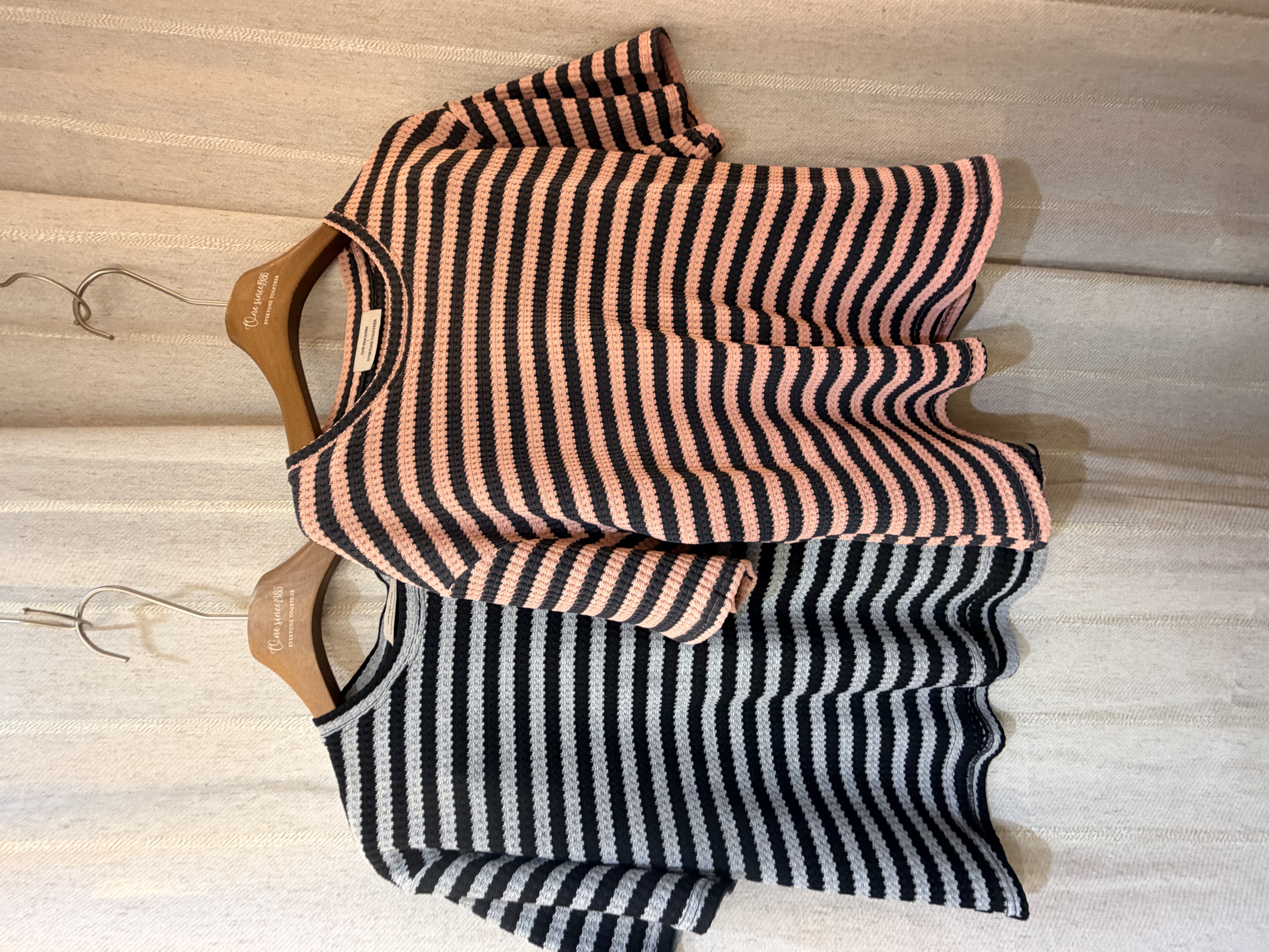 TP3 ✨自家品牌  最新撞色間條TOP✨