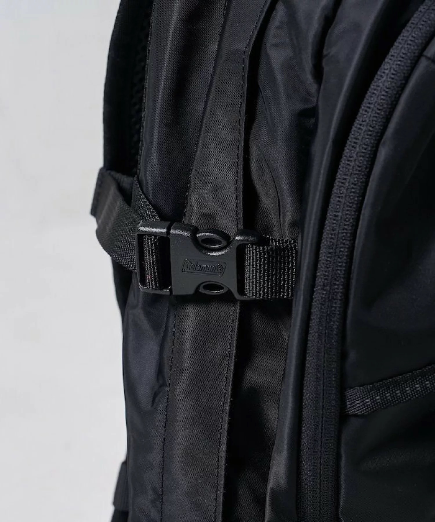 日本代購【 2026新商品 日本直送 FREAK'S STORE x Coleman 別注版 Walker 輕量尼龍 25L 背囊  |  FREAK'S STORE  Exclusive Walker 25L Backpack - Lightweight Nylon 】