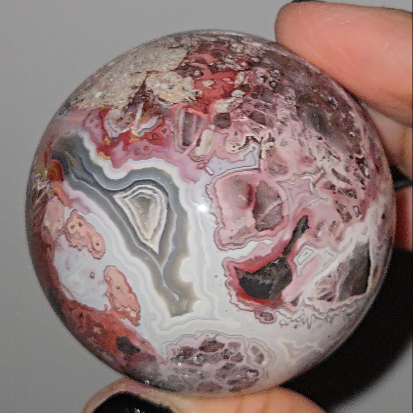 Mexican red agate with stunning banding and sparkly inclusions - AG235