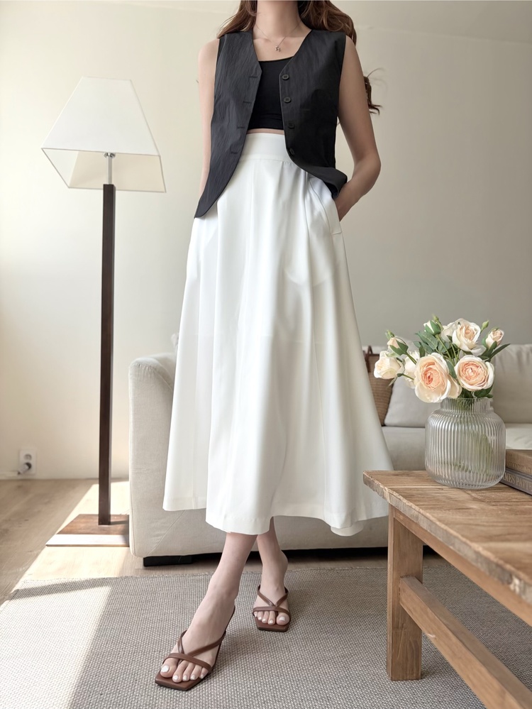 Minimal Buttoned Vest (Black)