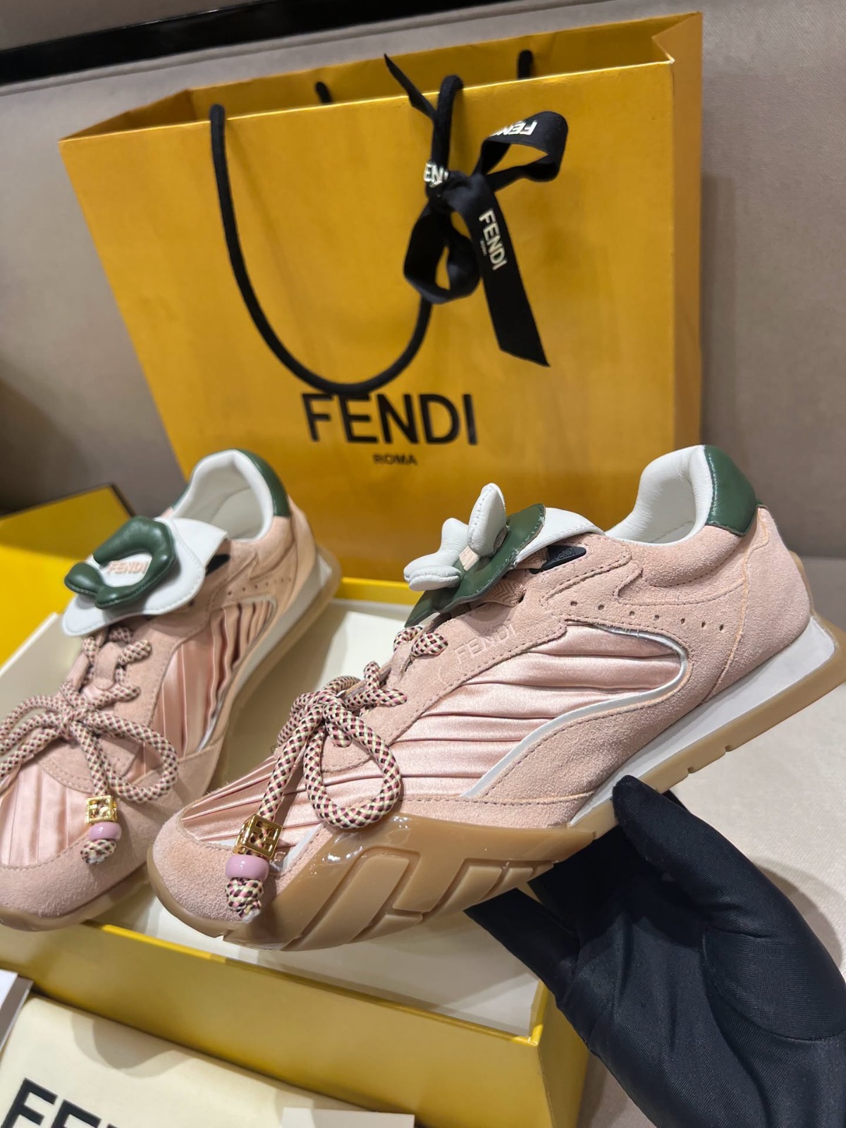 【頂級原單】FENDI Wave Pulse 綁帶低筒運動鞋