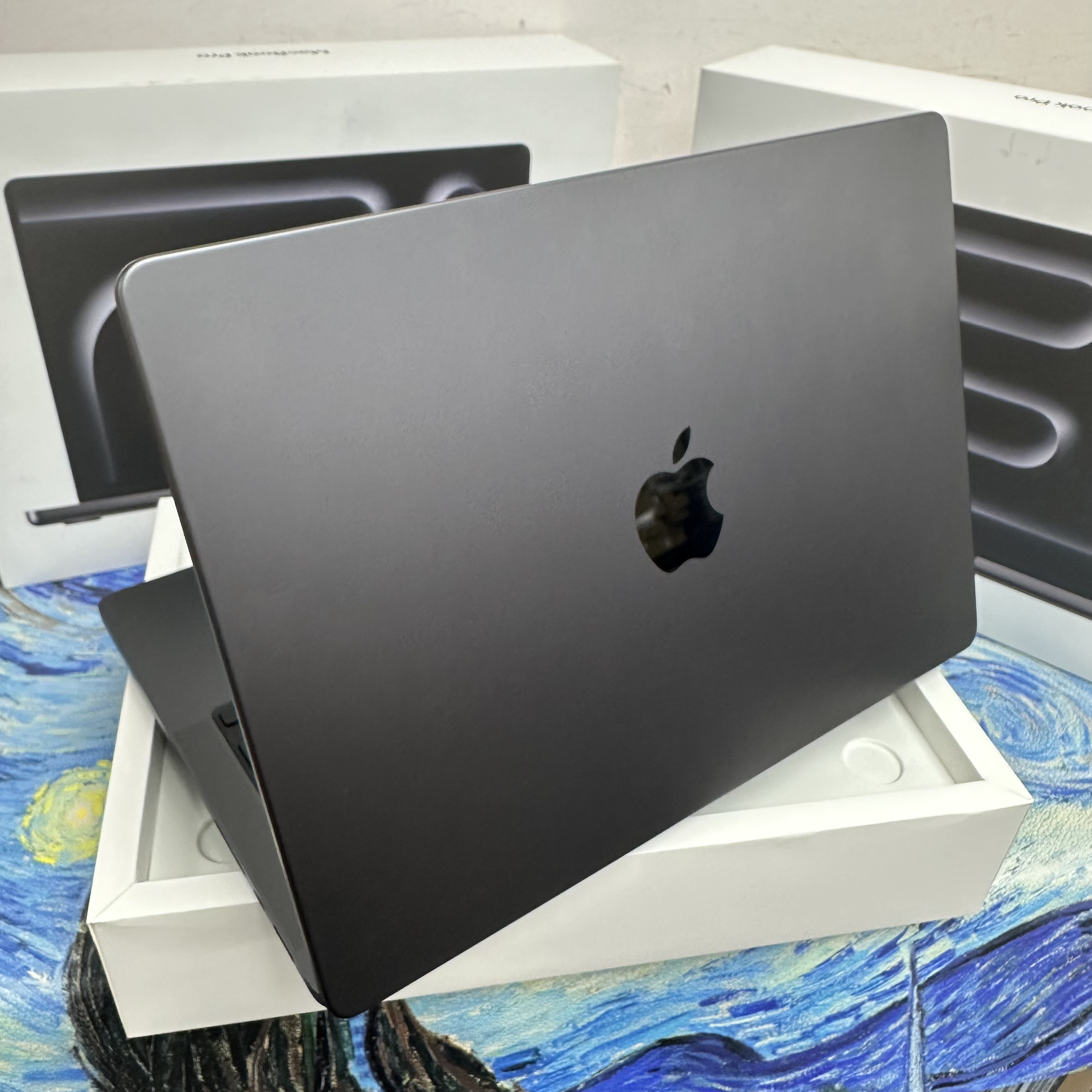 #5936 APPLE  MacBook Pro M5 2025 M5 CPU/32GB Ram/1TB SSD/10核心GPU/Liquid Retina XDR Mon/14吋/黑色/Gaming Laptop / Notebook / brand new / Netflix /Movie / MacbookPro / Pro M5 / M5 Pro