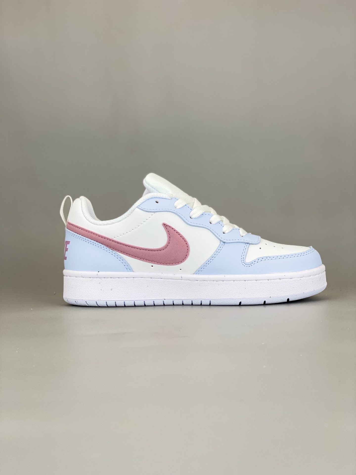 Nike Court Borough Low