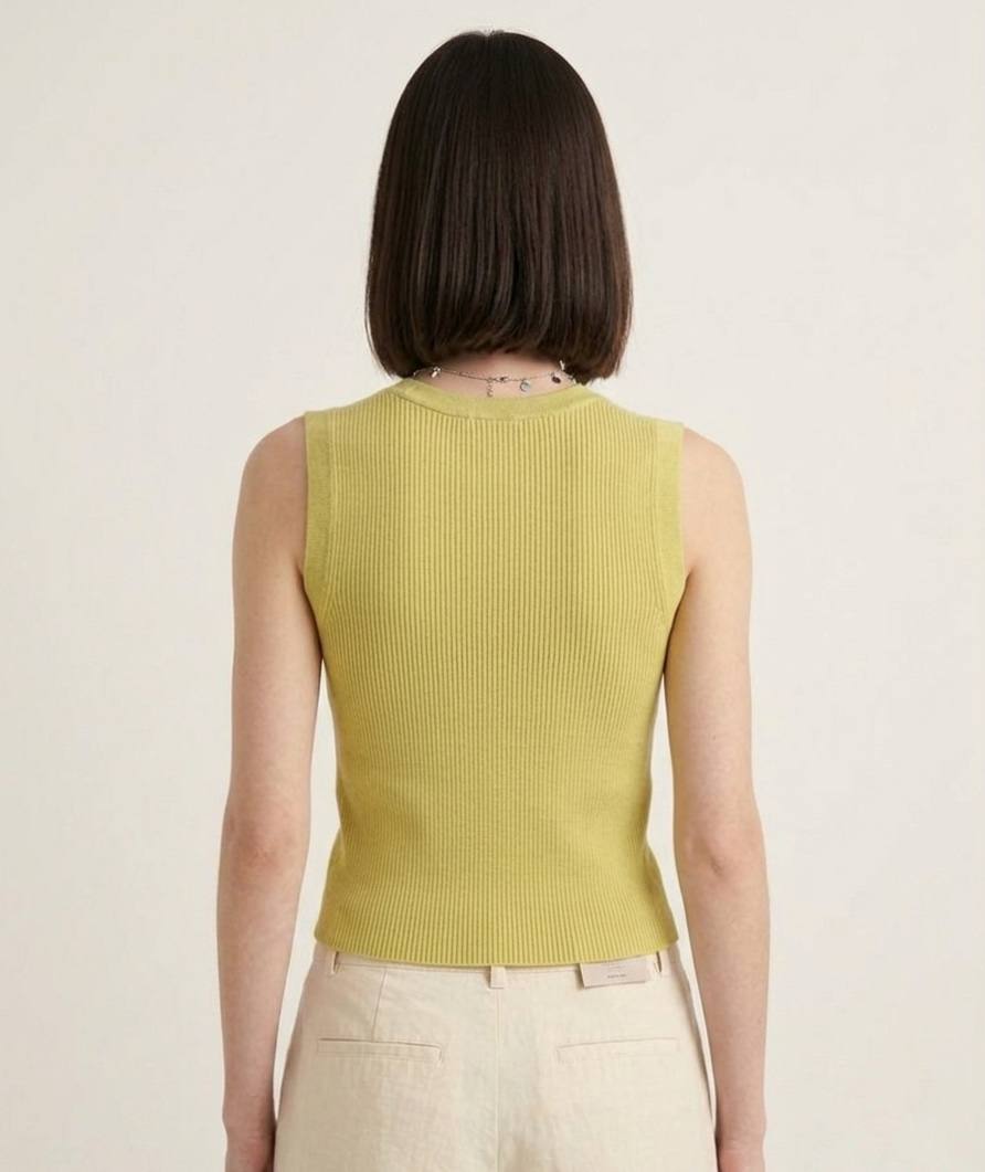 W8366 - Knit Vest