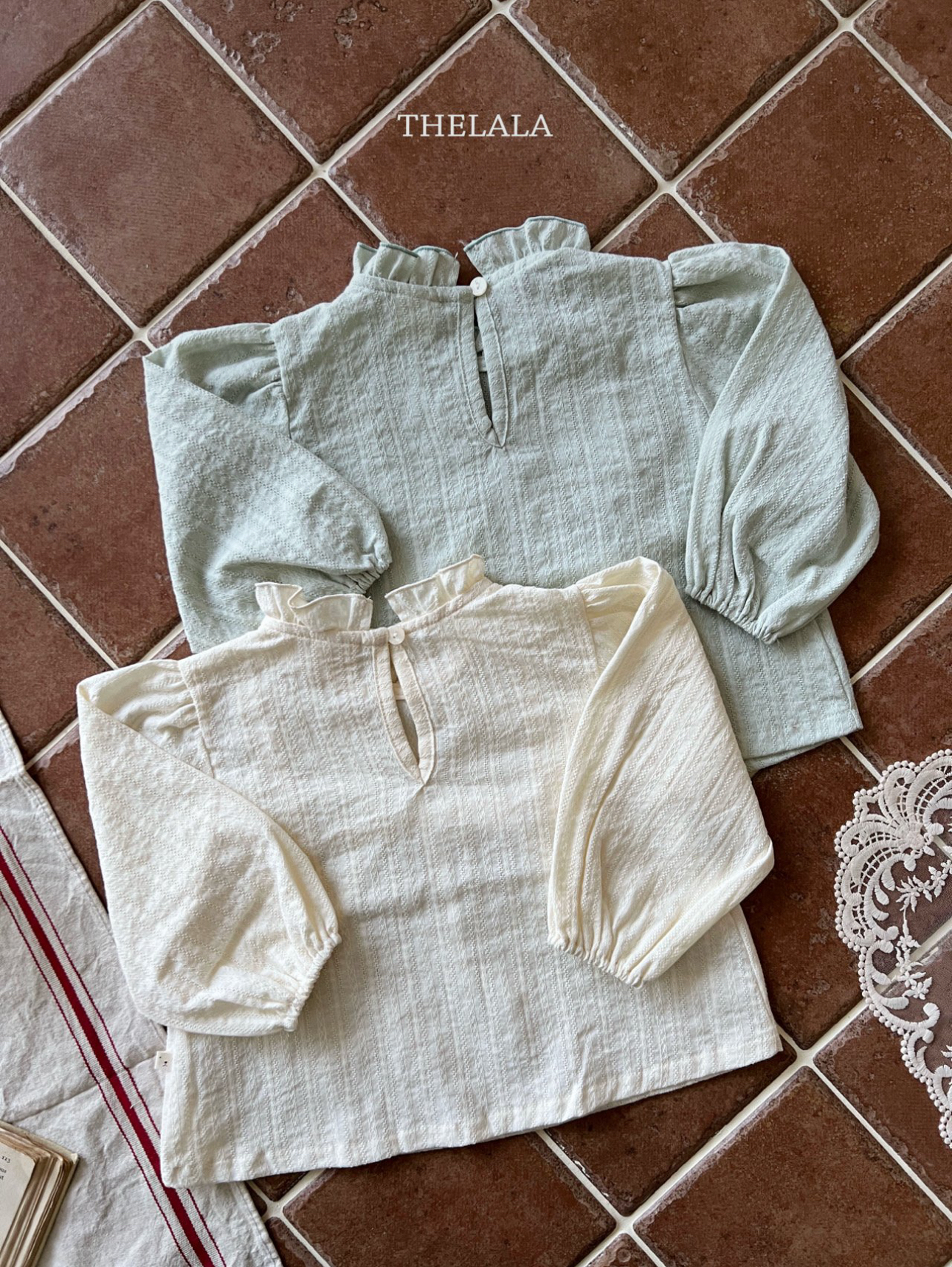 🌸預訂 韓國直送🌸🇰🇷THELALA兩色蕾絲花邊領長袖上衣