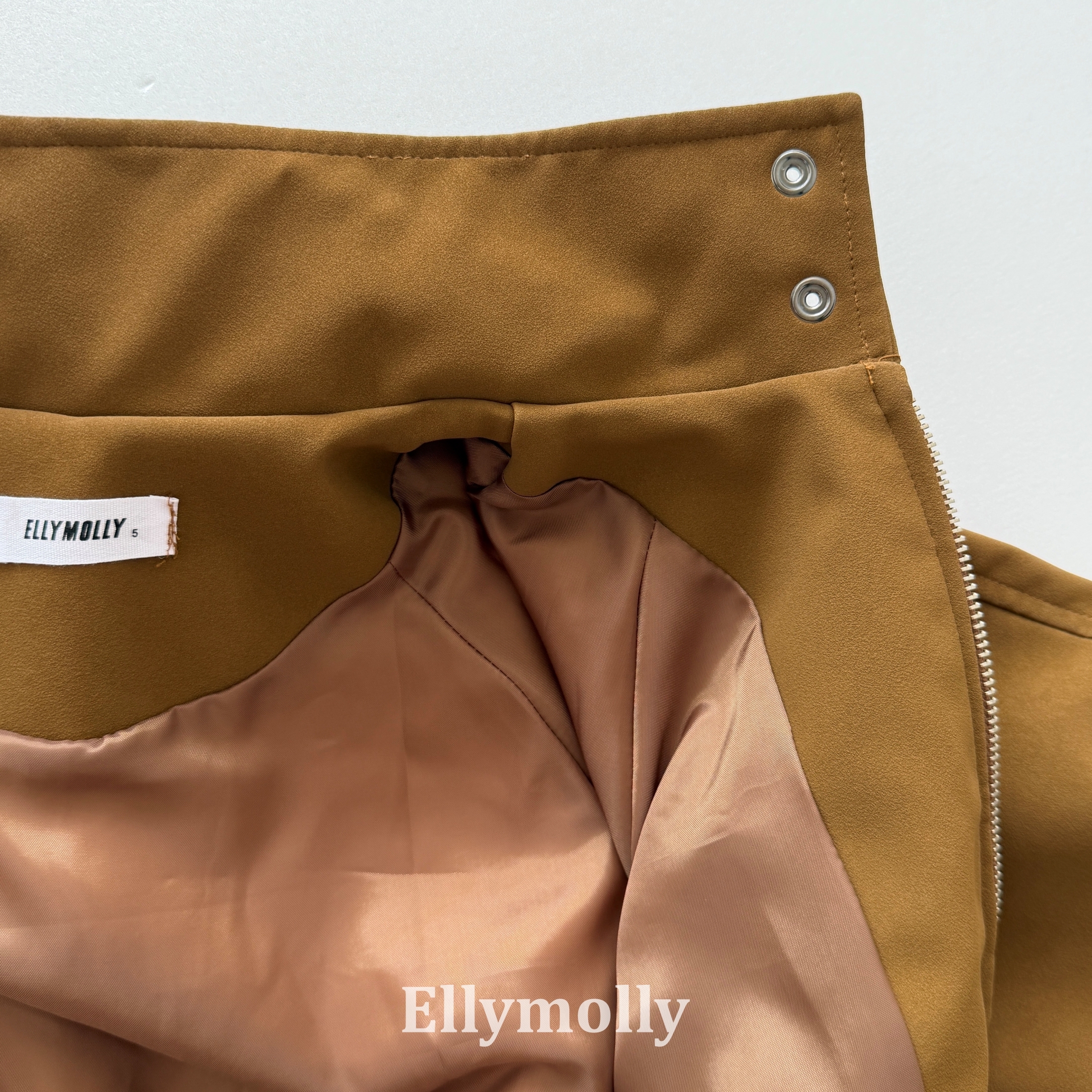 Ellymolly | Rusk JK