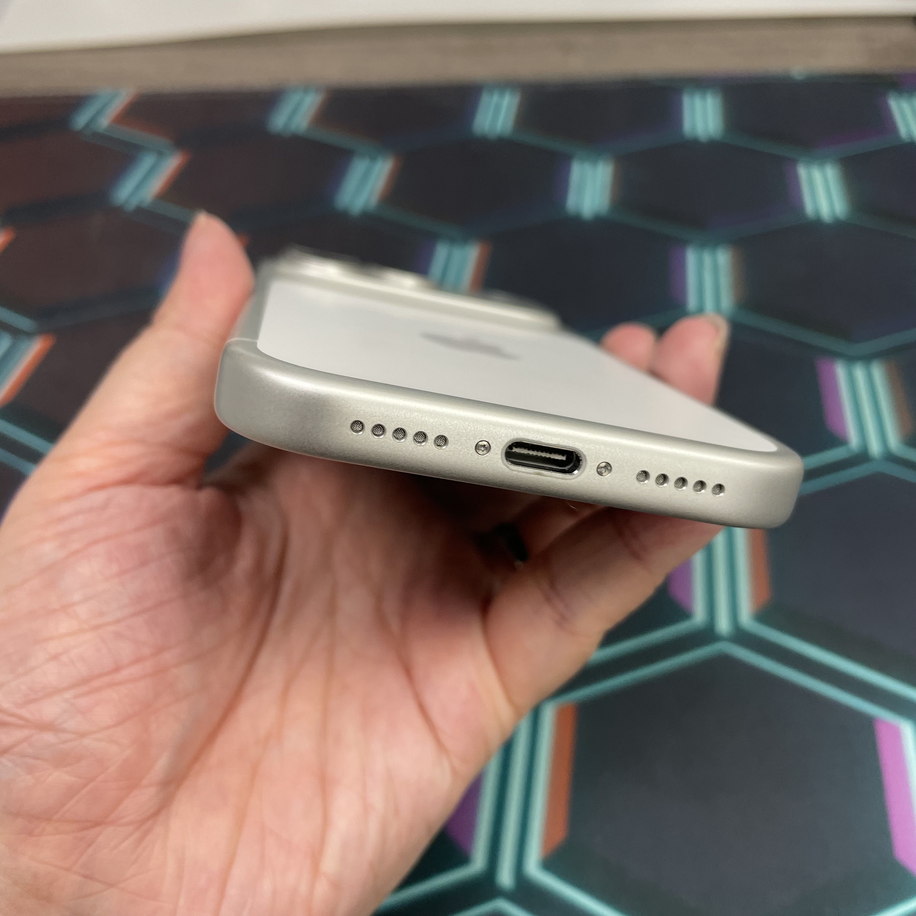 *8210 17 Pro 完美機 1TB 電91 銀色 sliver
