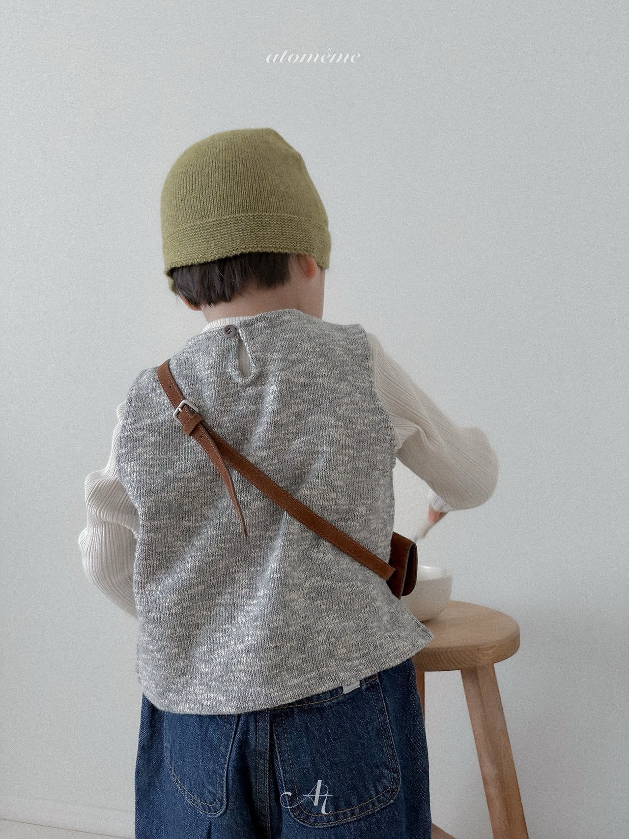 Atomeme | Nut wool vest